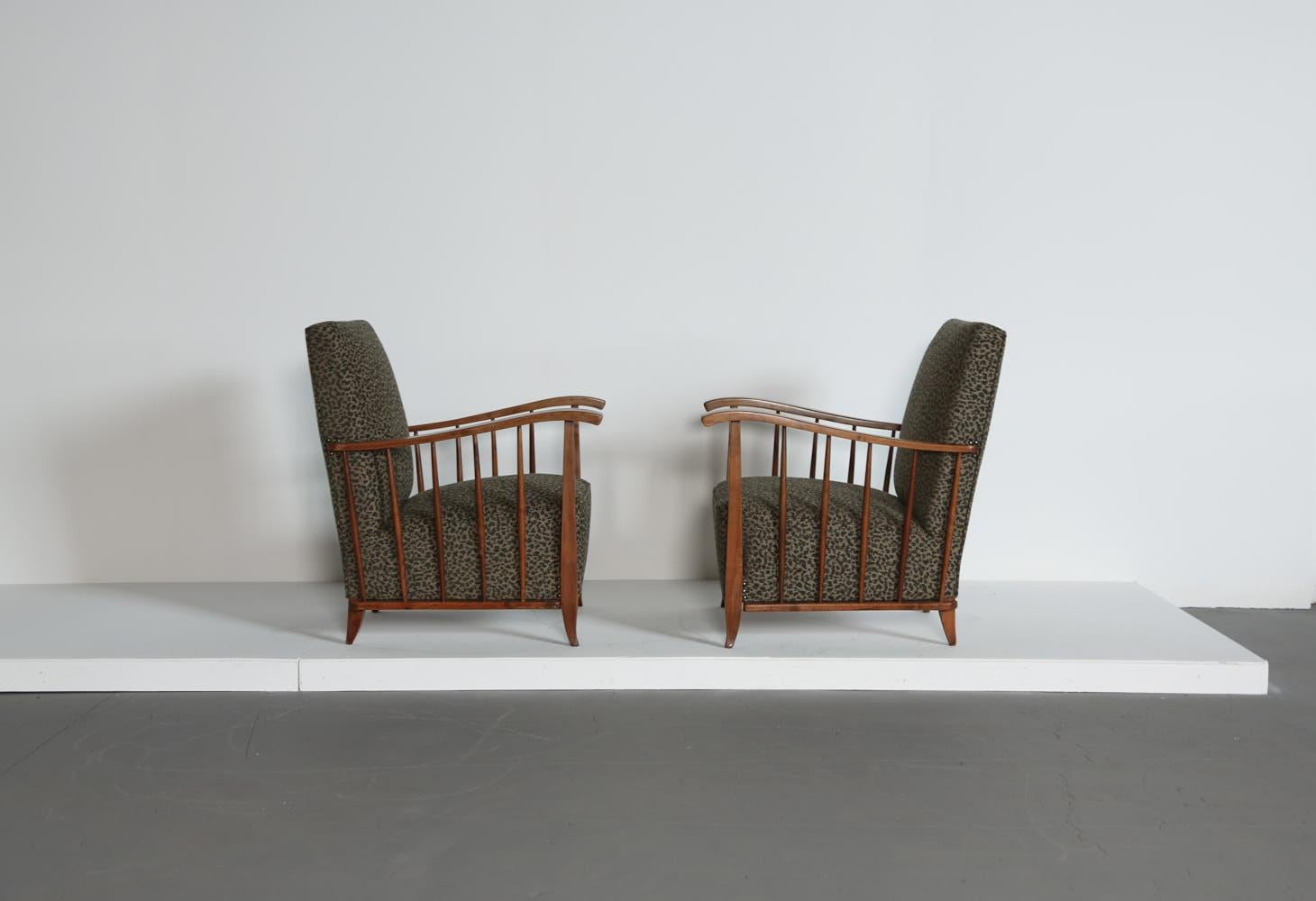 Paire de fauteuils, attribuée à Paolo Buffa, Italie, années 1950 en vente 4