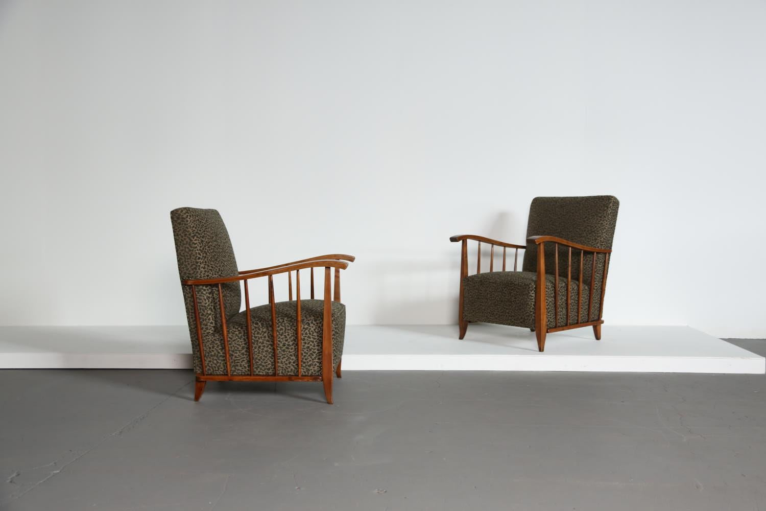 Mid-Century Modern Paire de fauteuils, attribuée à Paolo Buffa, Italie, années 1950 en vente