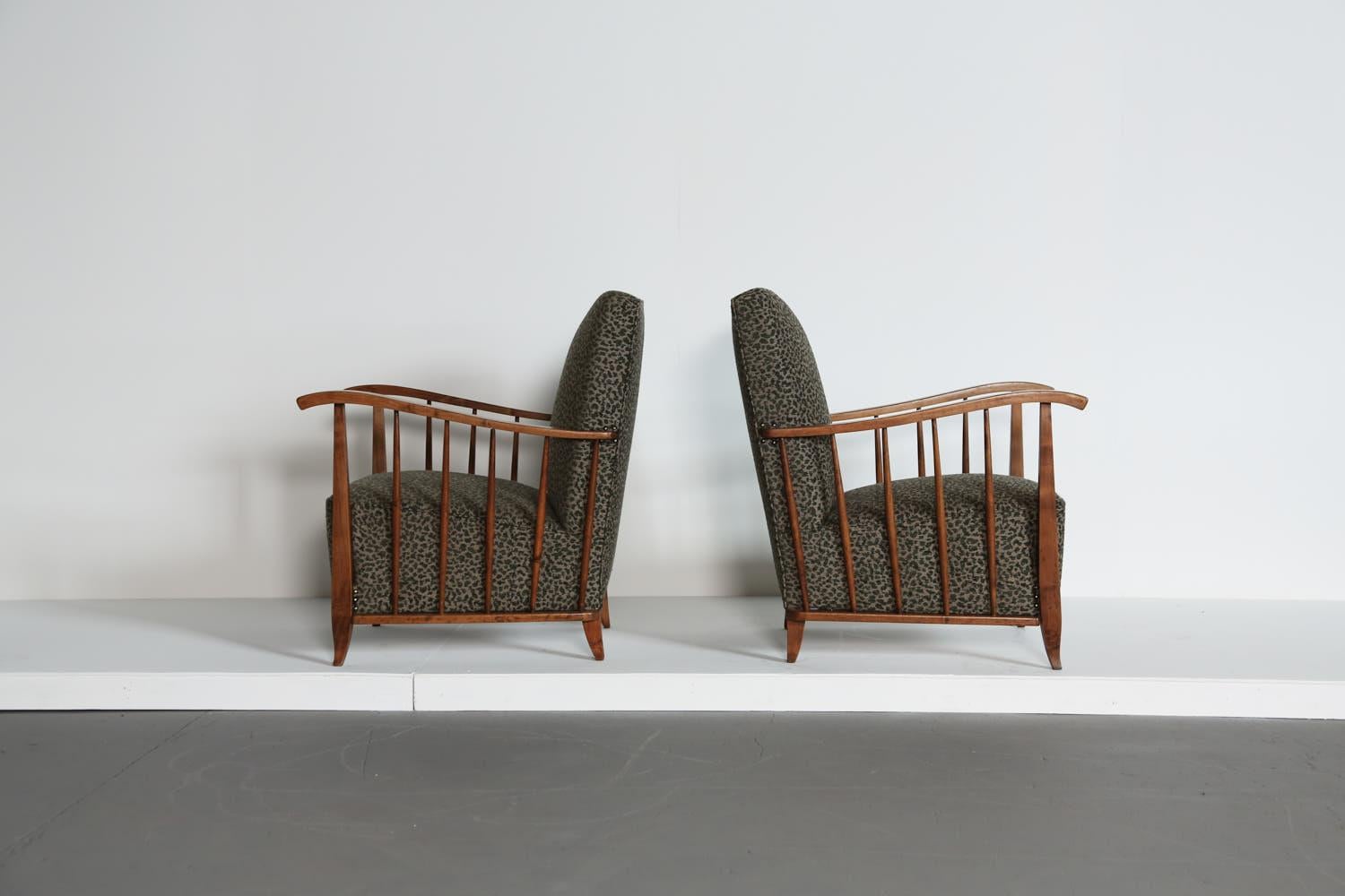 Paire de fauteuils, attribuée à Paolo Buffa, Italie, années 1950 en vente 2