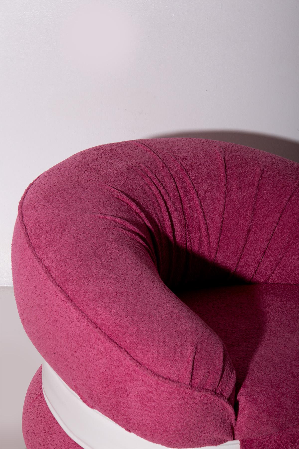 Italian Paire de fauteuils Premiere d'Adriano Piazzesi en bouclé rose en vente