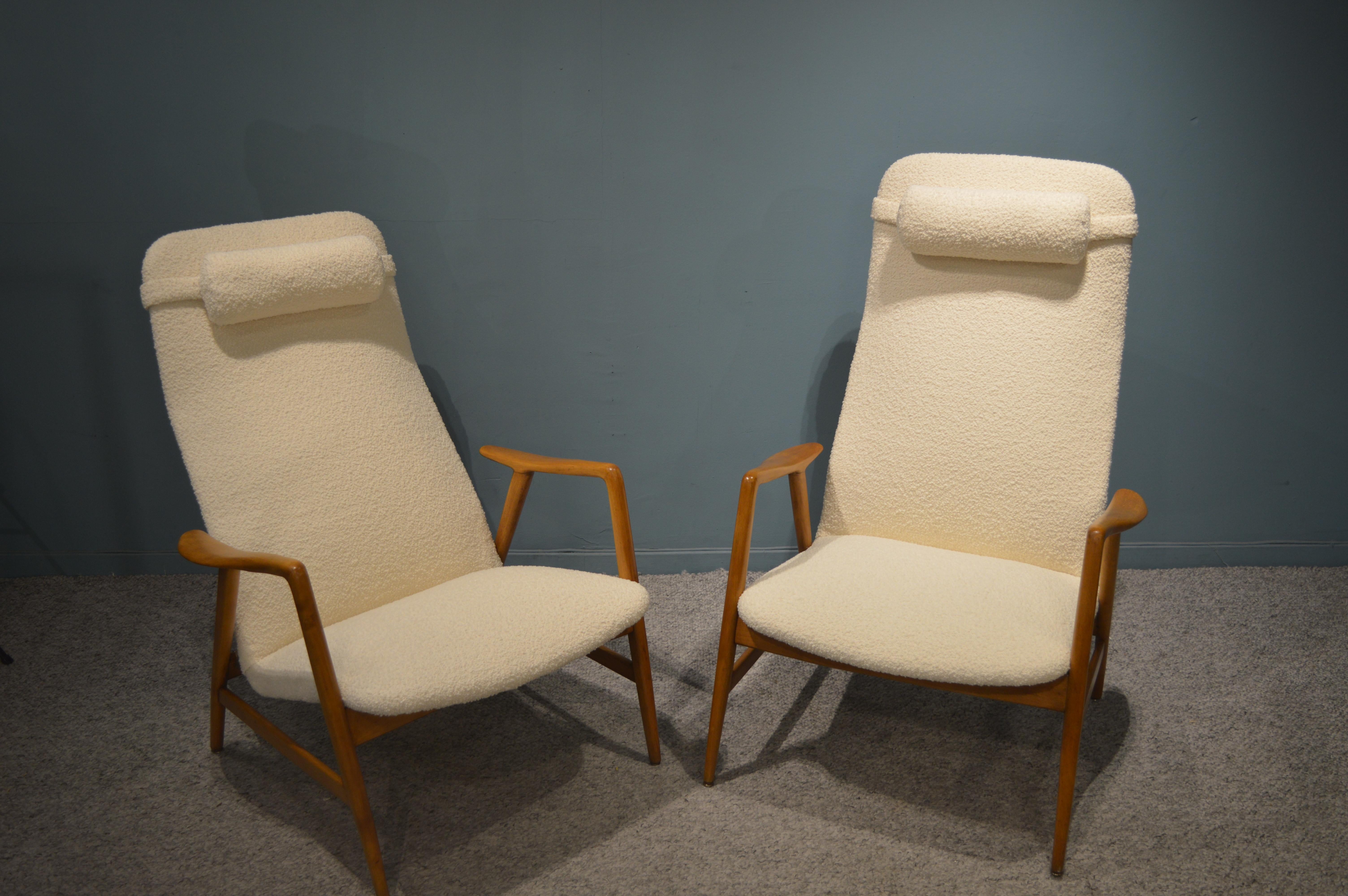 Pair of armchairs by Alf Svensson for DUX.
Re-upholstered with a fabric by Bisson Brunel.
Very comfortable, they have two sitting positions.
Excellent conditions.
Danish work, circa 1960.