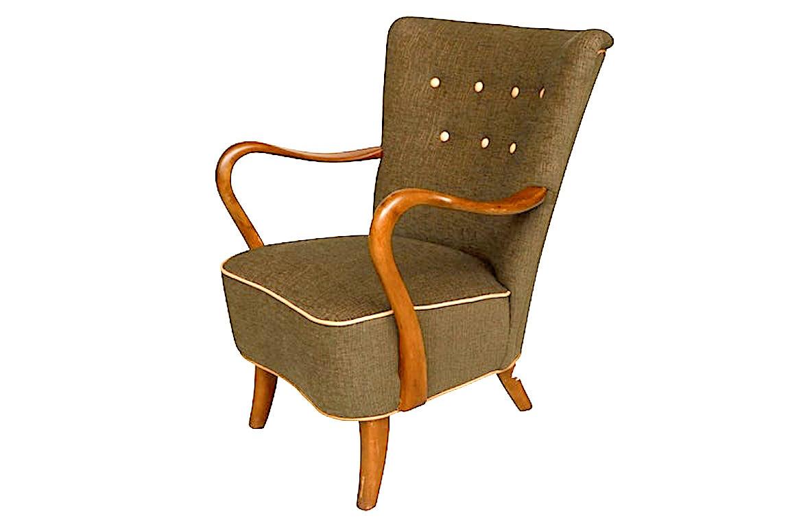 Coppia di poltrone aperte con schienale basso del designer danese Alfred Christensen, in faggio, con nuovo
tappezzeria in lana marrone medio con finiture e abbottonatura in pelle beige. Sedie molto comode da
Danimarca anni '50, altezza seduta
