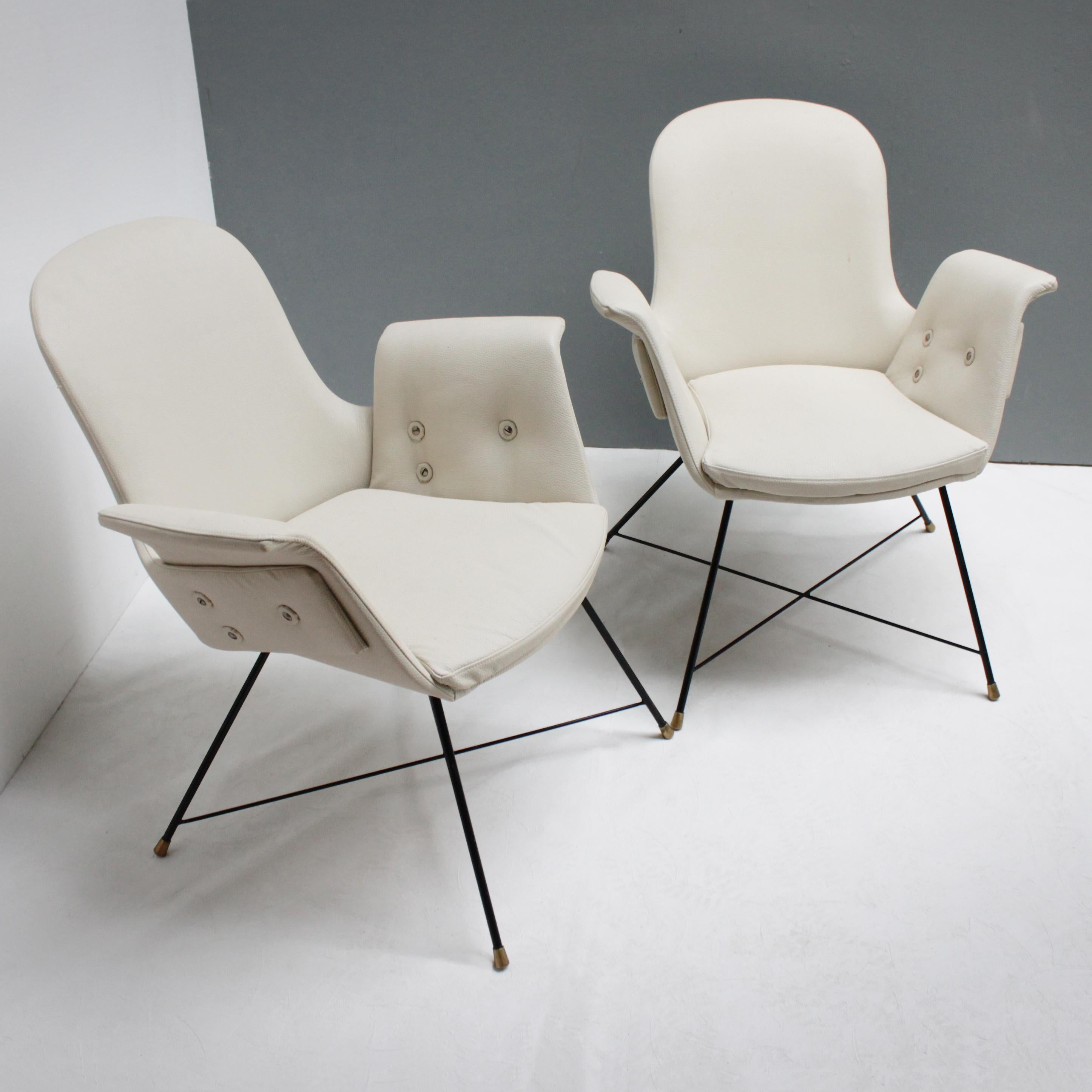 Mid-Century Modern Pair of Armchairs by Augusto Bozzi for Saporiti For Sale