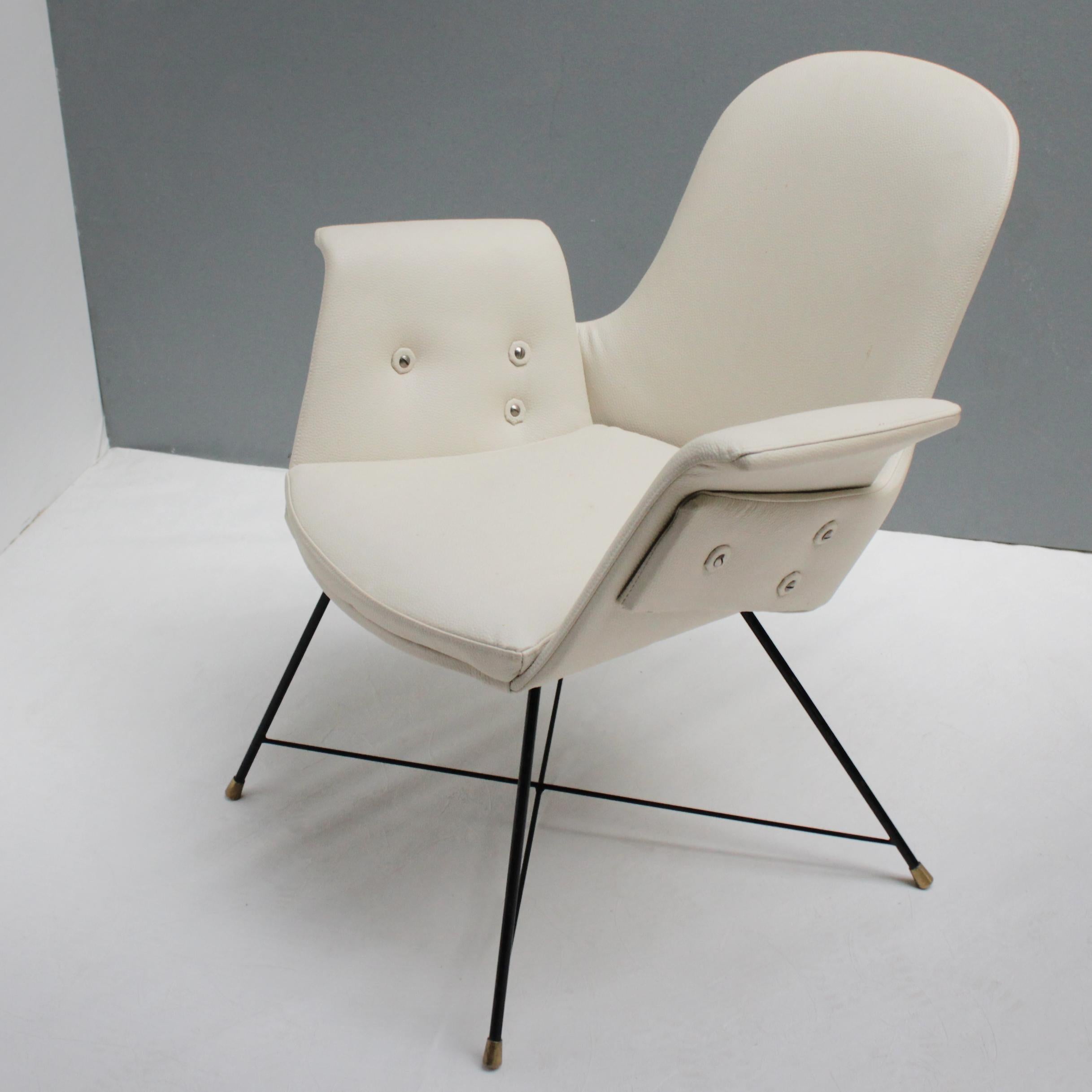Italian Pair of Armchairs by Augusto Bozzi for Saporiti For Sale