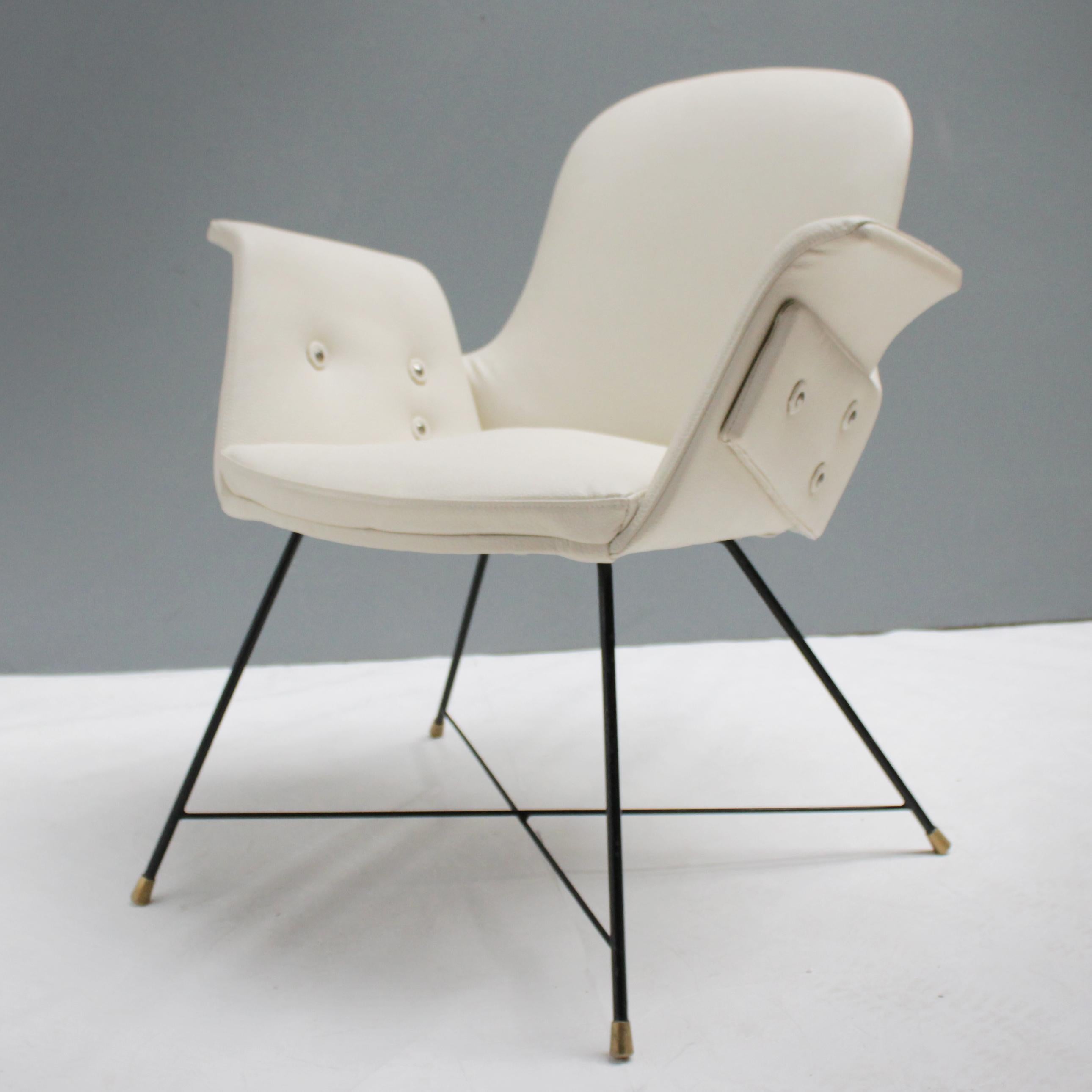 Mid-20th Century Pair of Armchairs by Augusto Bozzi for Saporiti For Sale
