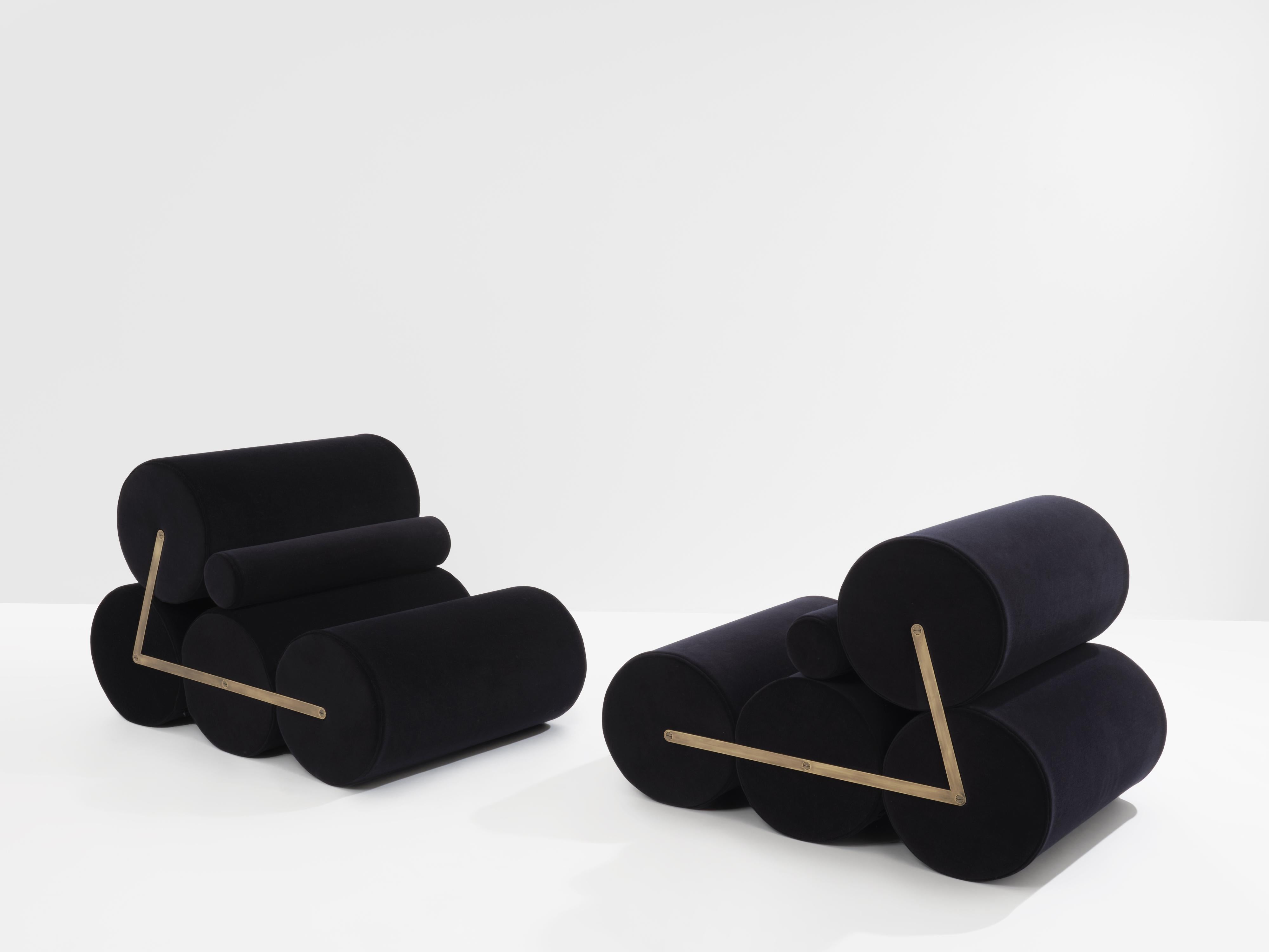 Mid-Century Modern Paire de fauteuils par Auro Trivellato pour I.L.A. velours noir 1972 en vente