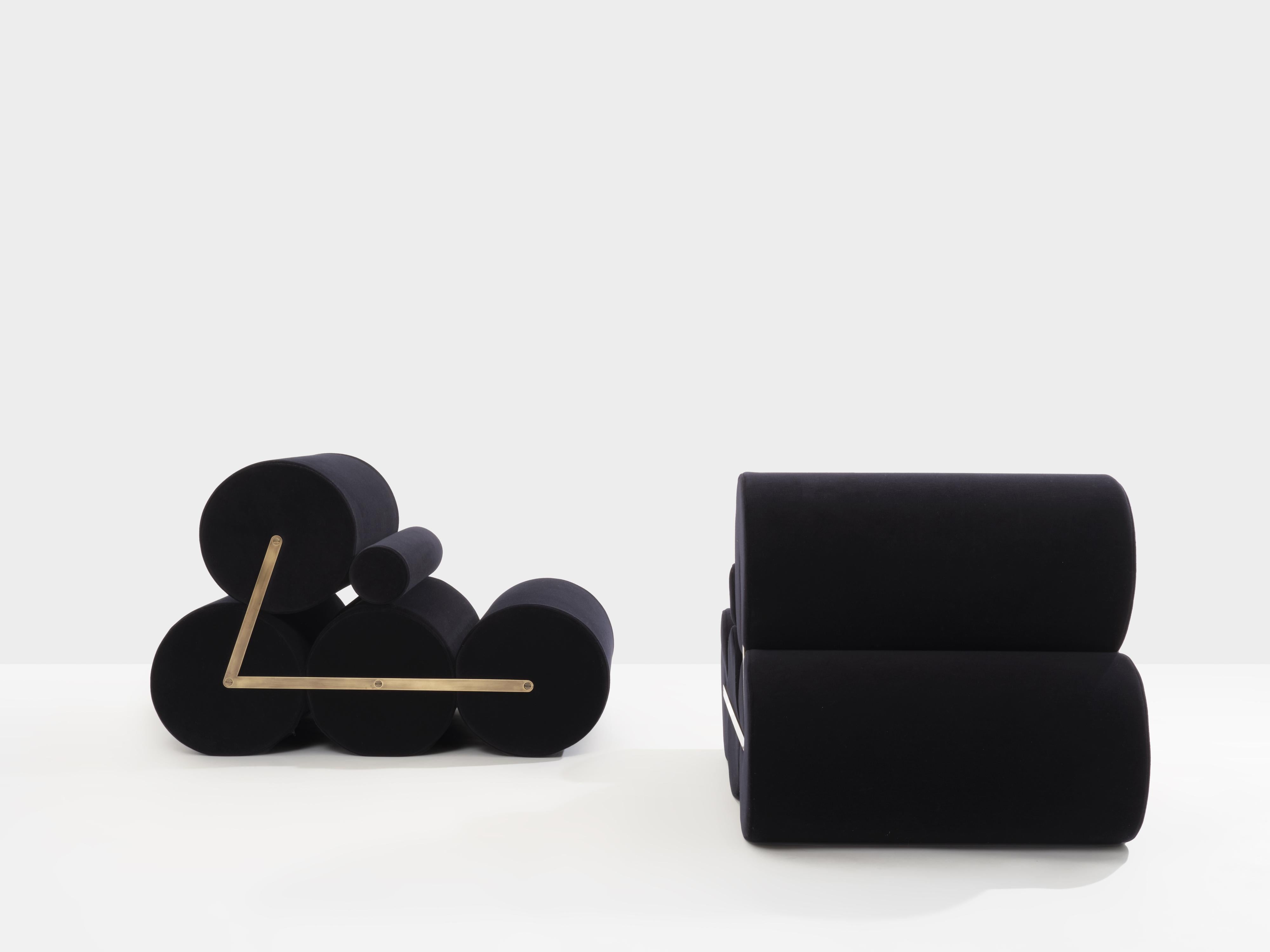 italien Paire de fauteuils par Auro Trivellato pour I.L.A. velours noir 1972 en vente