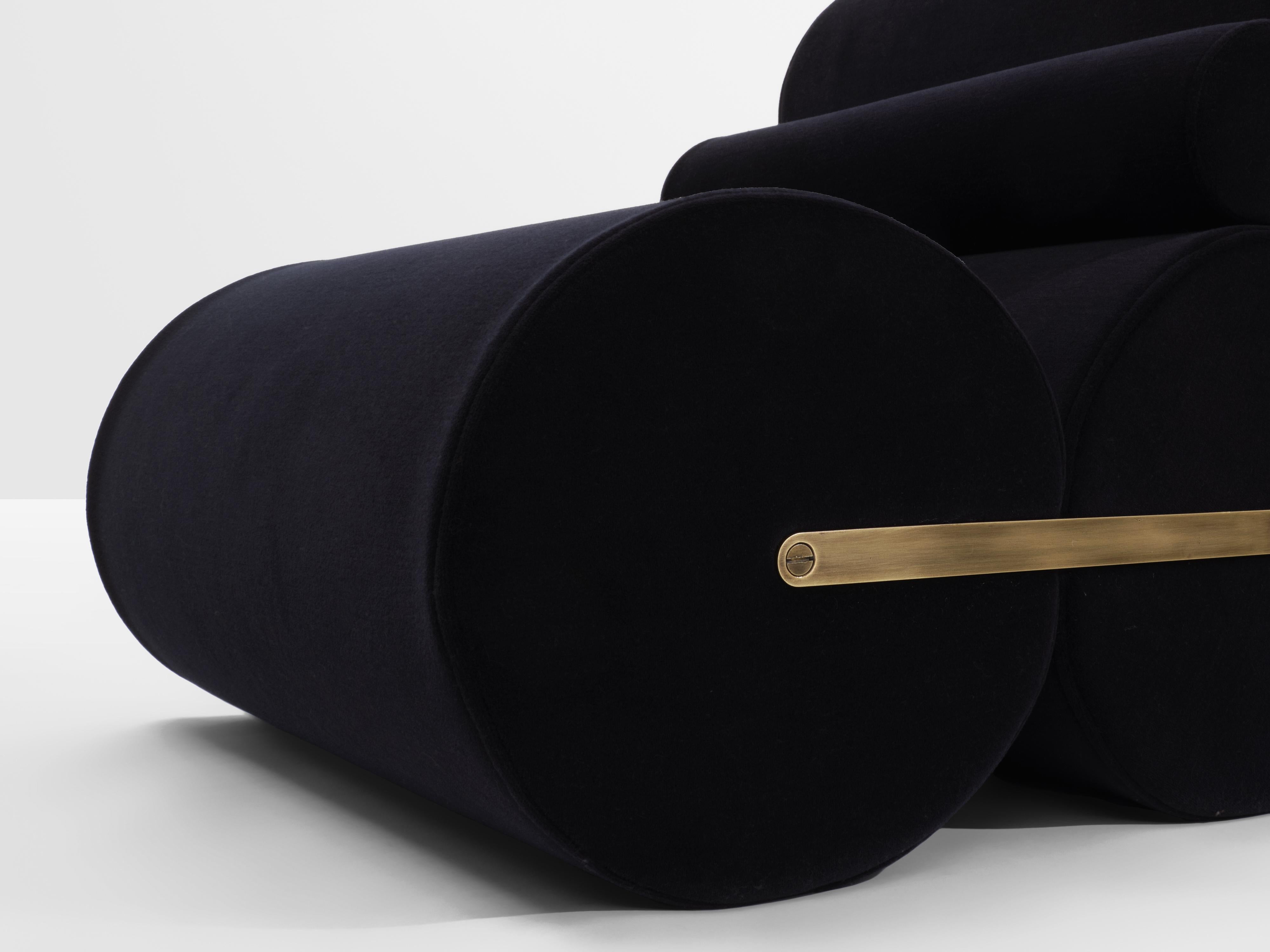 Laiton Paire de fauteuils par Auro Trivellato pour I.L.A. velours noir 1972 en vente