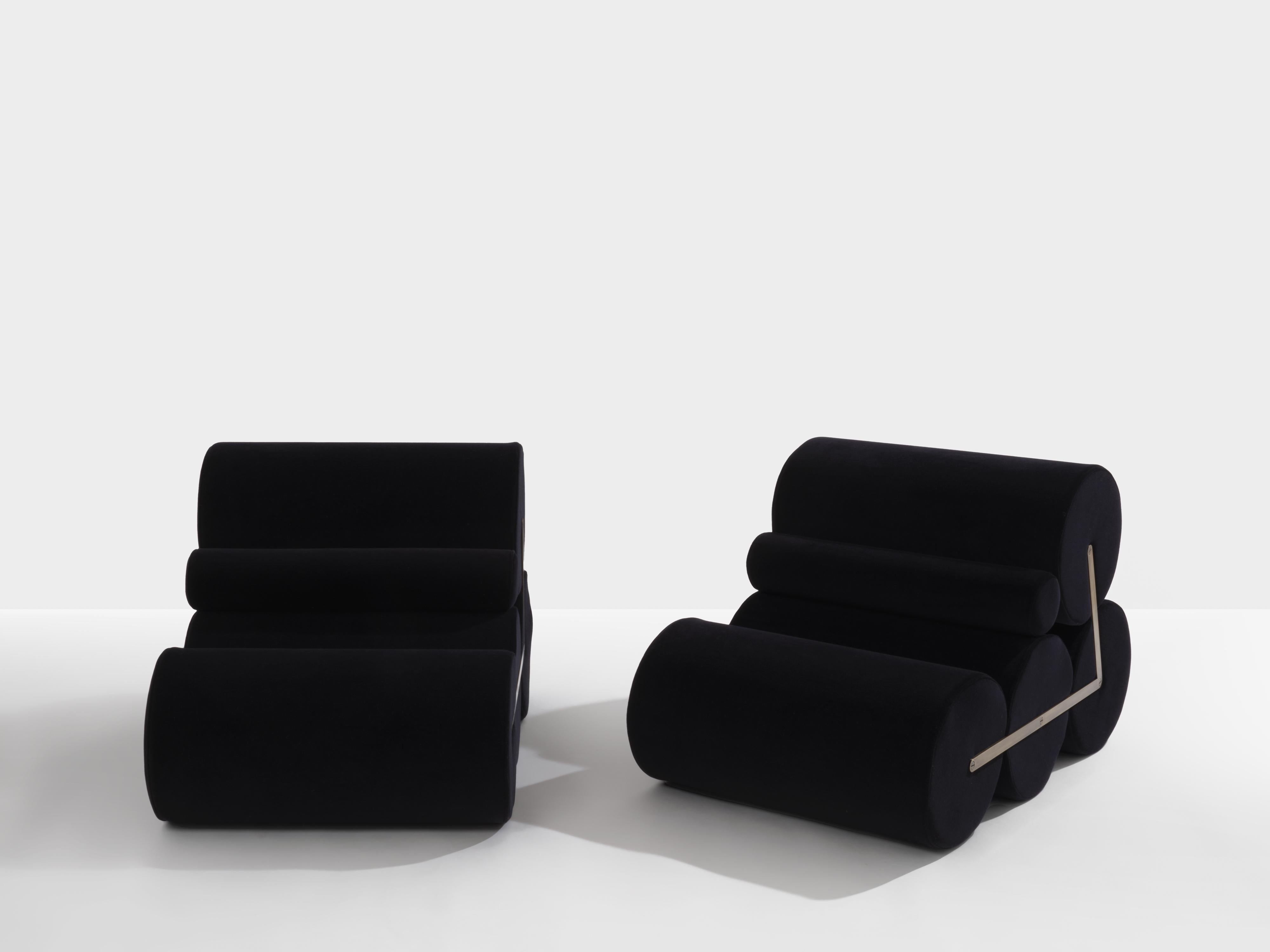 Paire de fauteuils par Auro Trivellato pour I.L.A. velours noir 1972 en vente 2