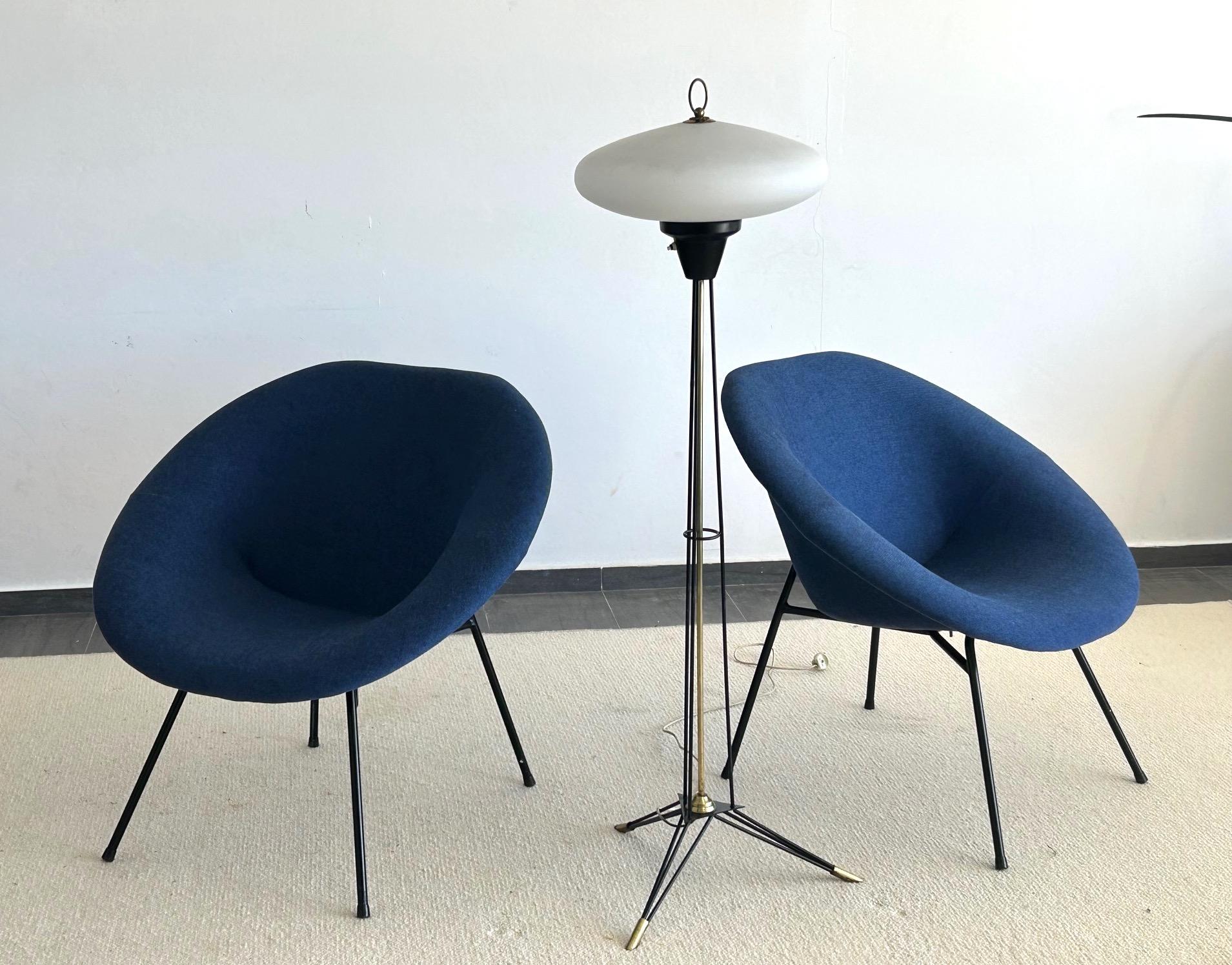 Paire de fauteuils de Claude Vassal datant des années 1950 Bon état - En vente à LE CANNET, FR