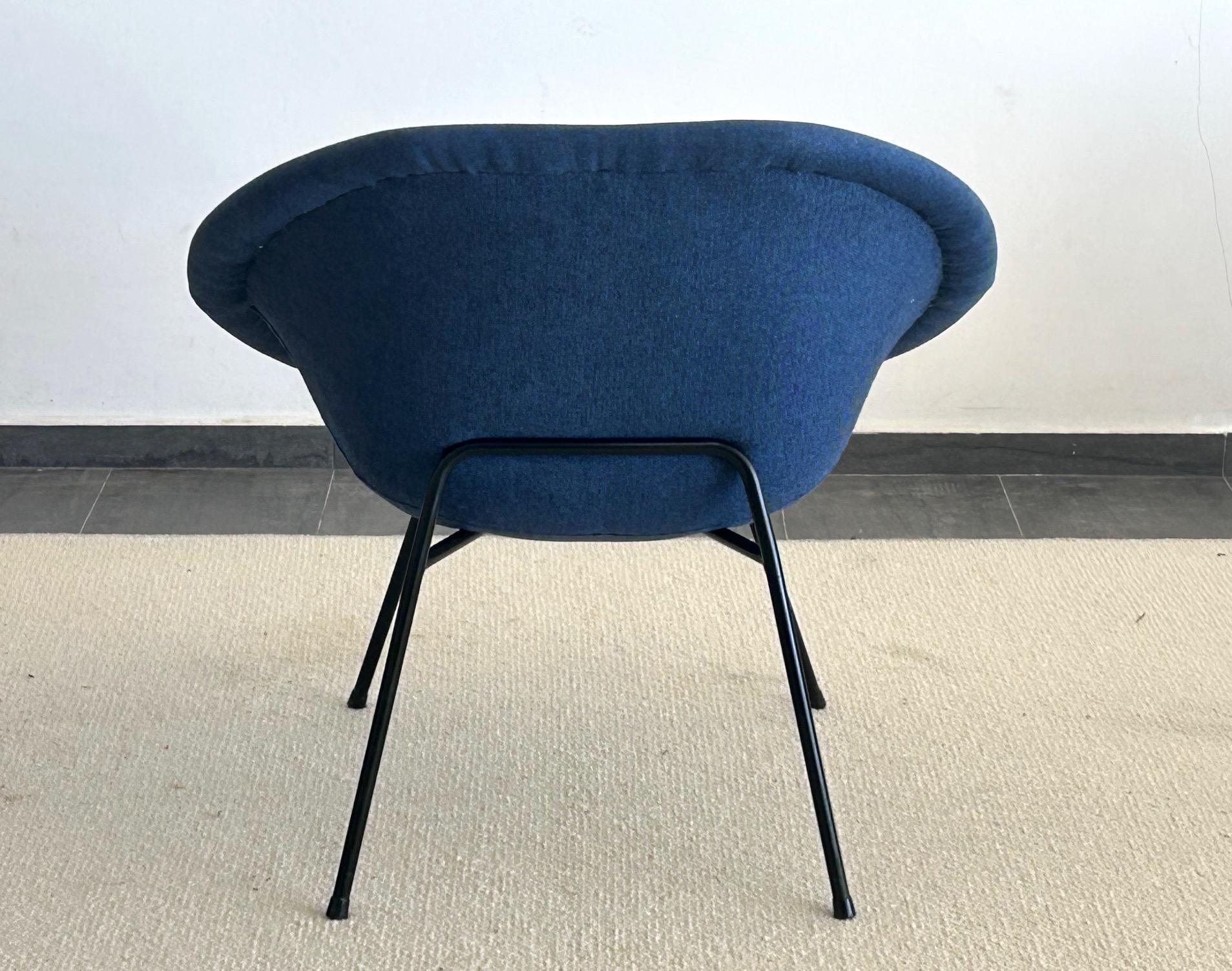 Paire de fauteuils de Claude Vassal datant des années 1950 en vente 2