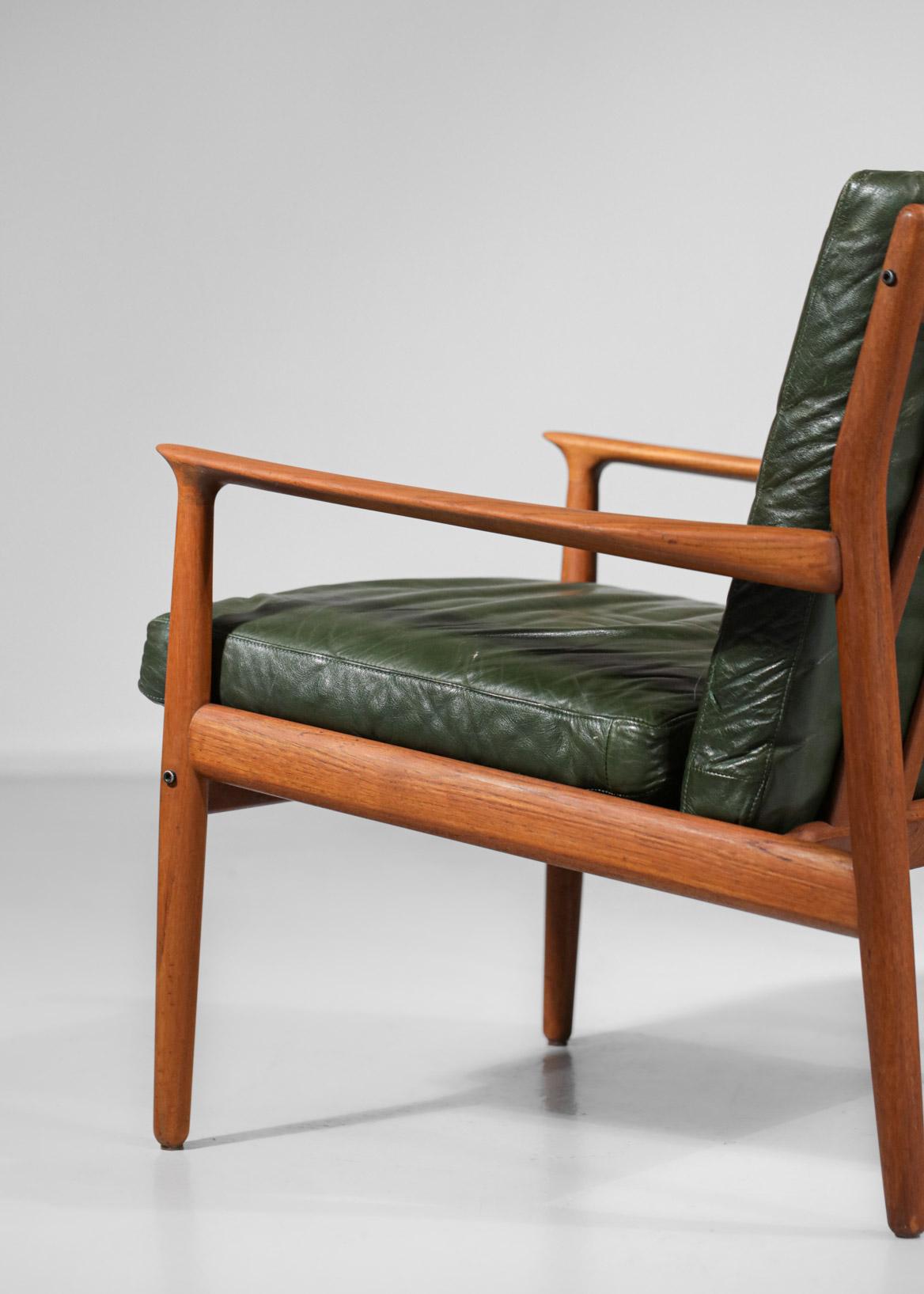 Pair of Armchairs by Danish Designer Eriksen Svend Age Scandinavian Design For Sale 6
