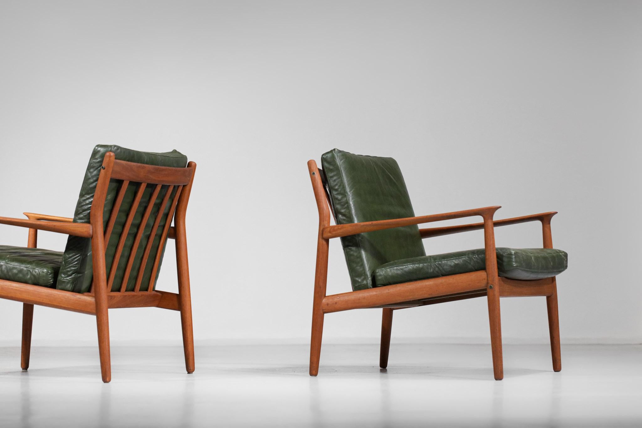 Pair of Armchairs by Danish Designer Eriksen Svend Age Scandinavian Design In Good Condition For Sale In Lyon, FR