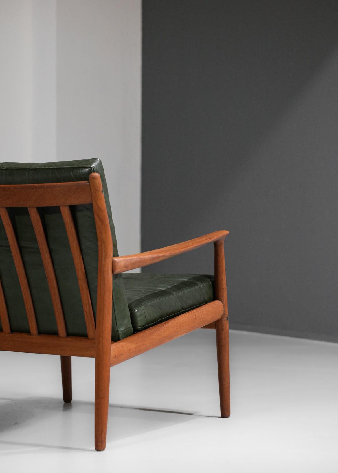 Pair of Armchairs by Danish Designer Eriksen Svend Age Scandinavian Design For Sale 3