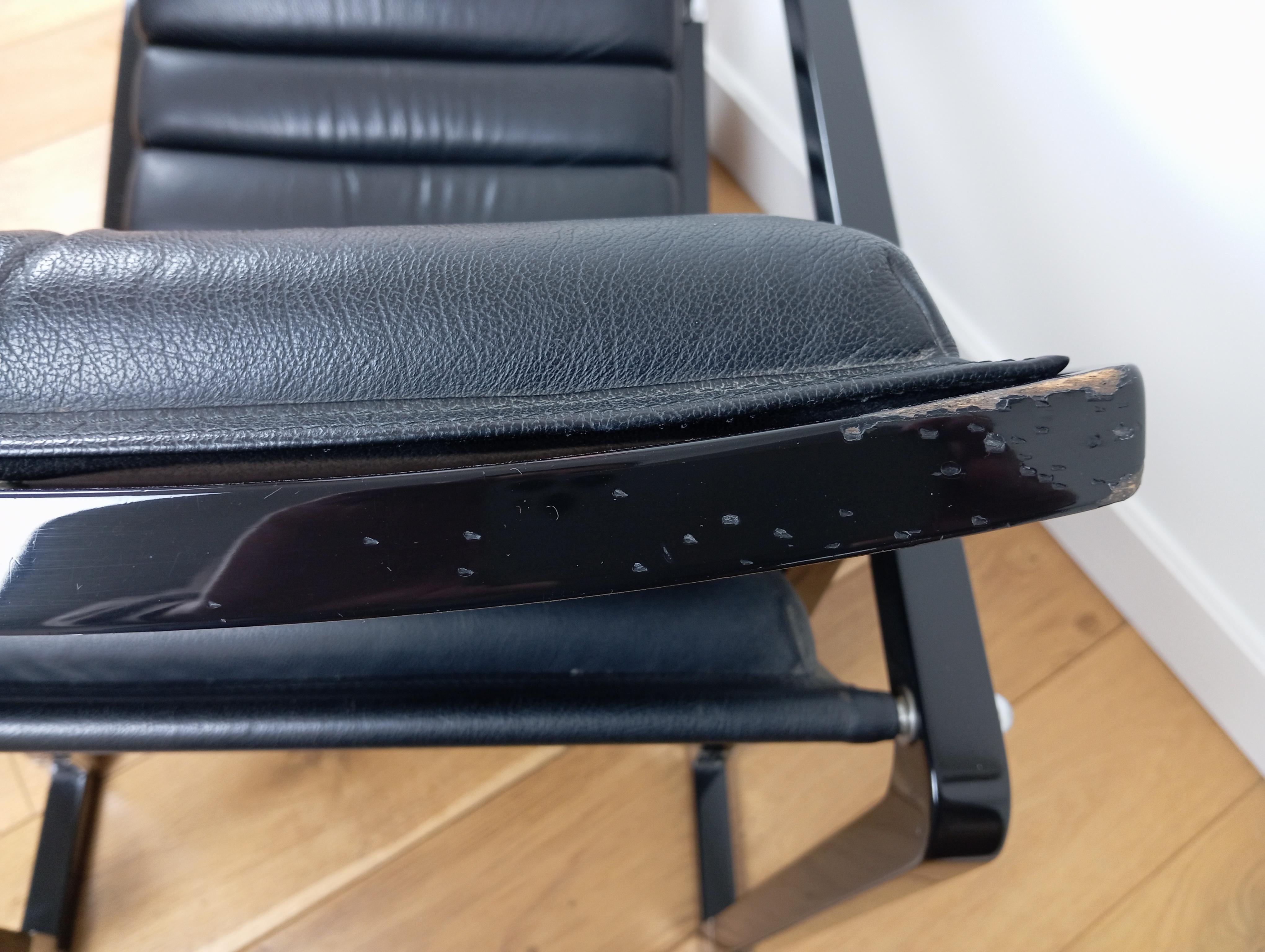 Paire de fauteuils par Eileen Gray Edition Ecart international en vente 7