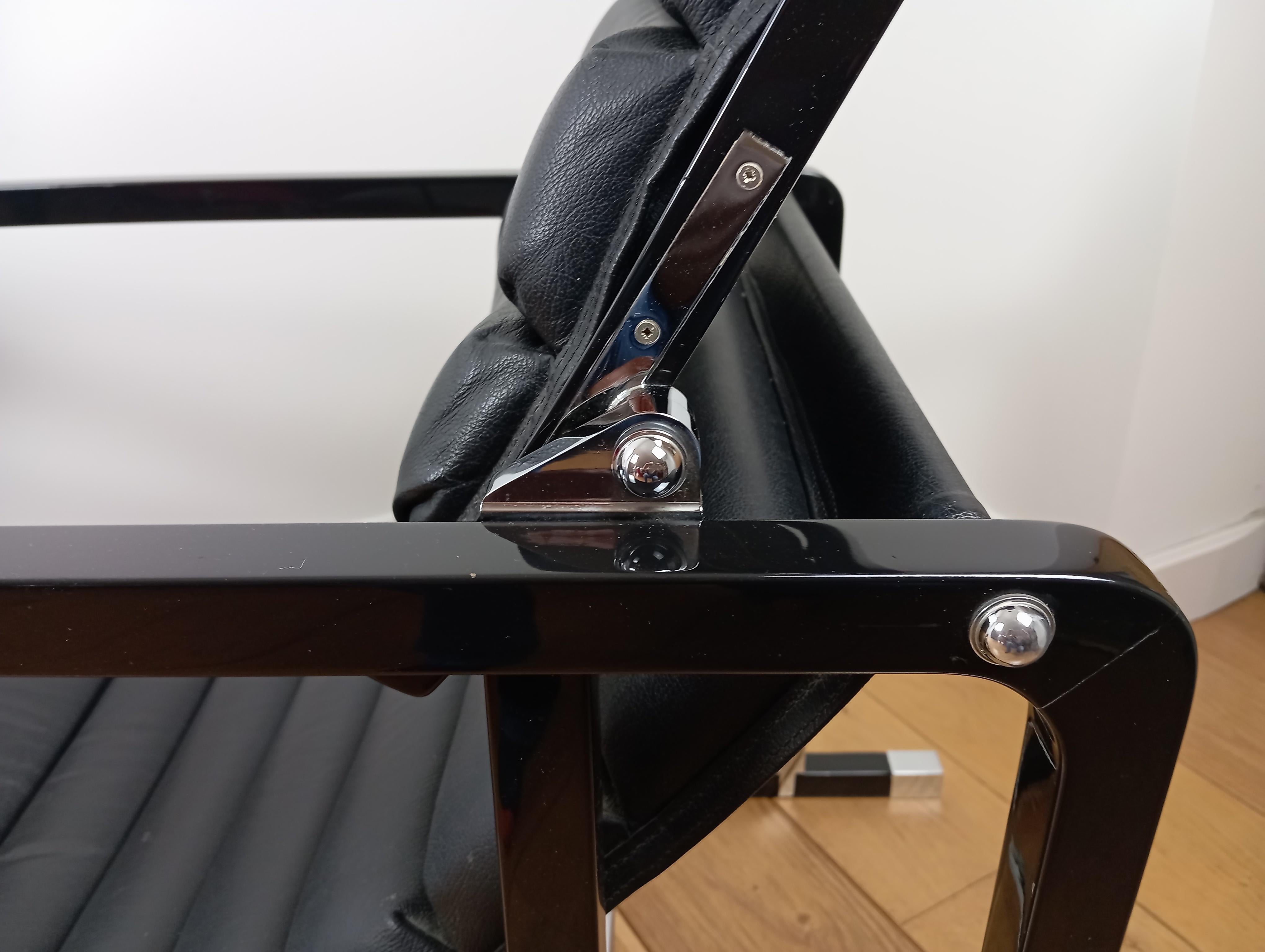 Paire de fauteuils par Eileen Gray Edition Ecart international en vente 10