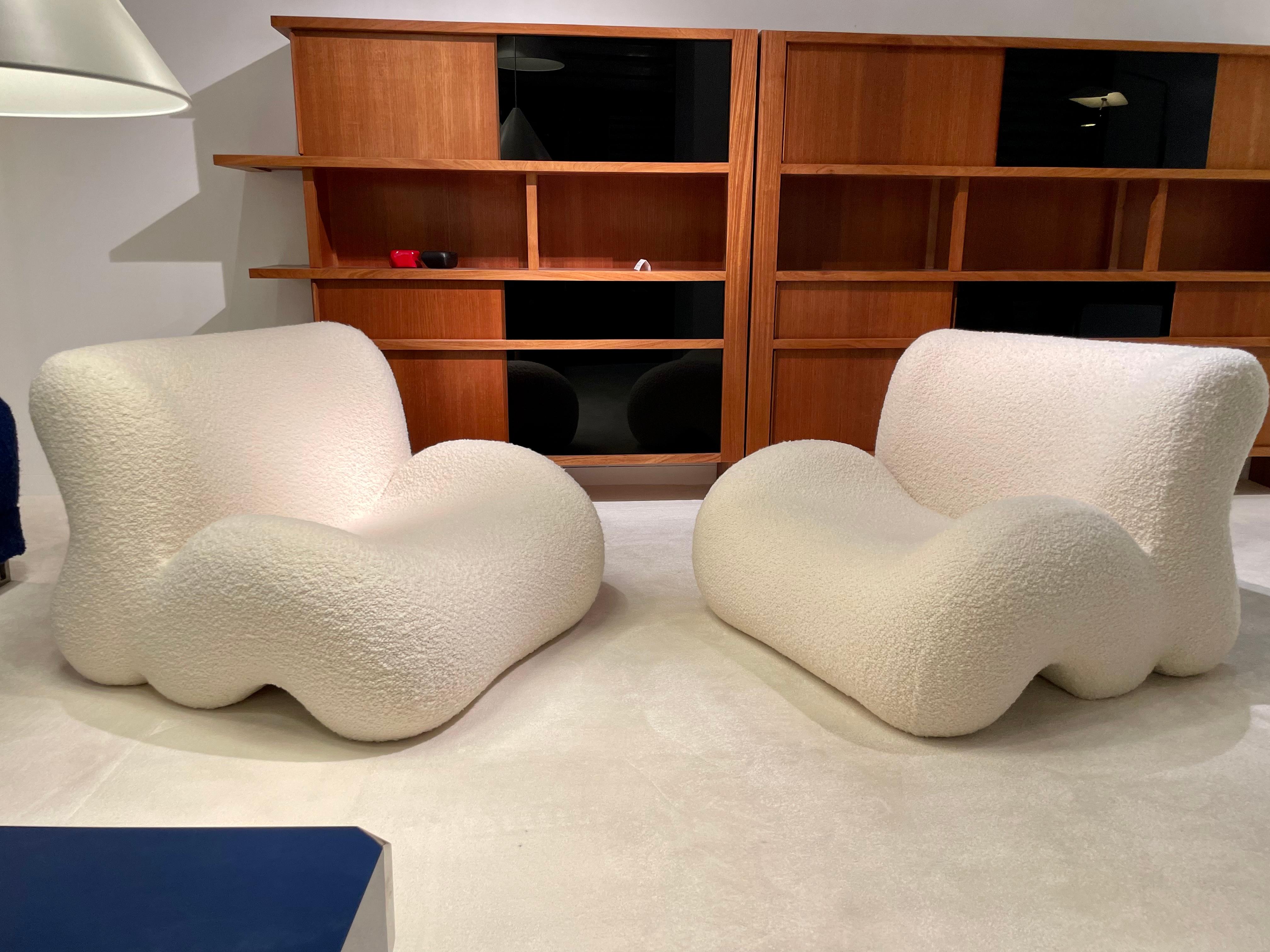 It has been going on for 75 years in the company Rossi di Albizzate a historic brand in the production of seats and upholstery fabrics. Founded in 1935 by Giuseppe Rossi with his wife Maria Saporiti the company director by his sons Luigi and Piero