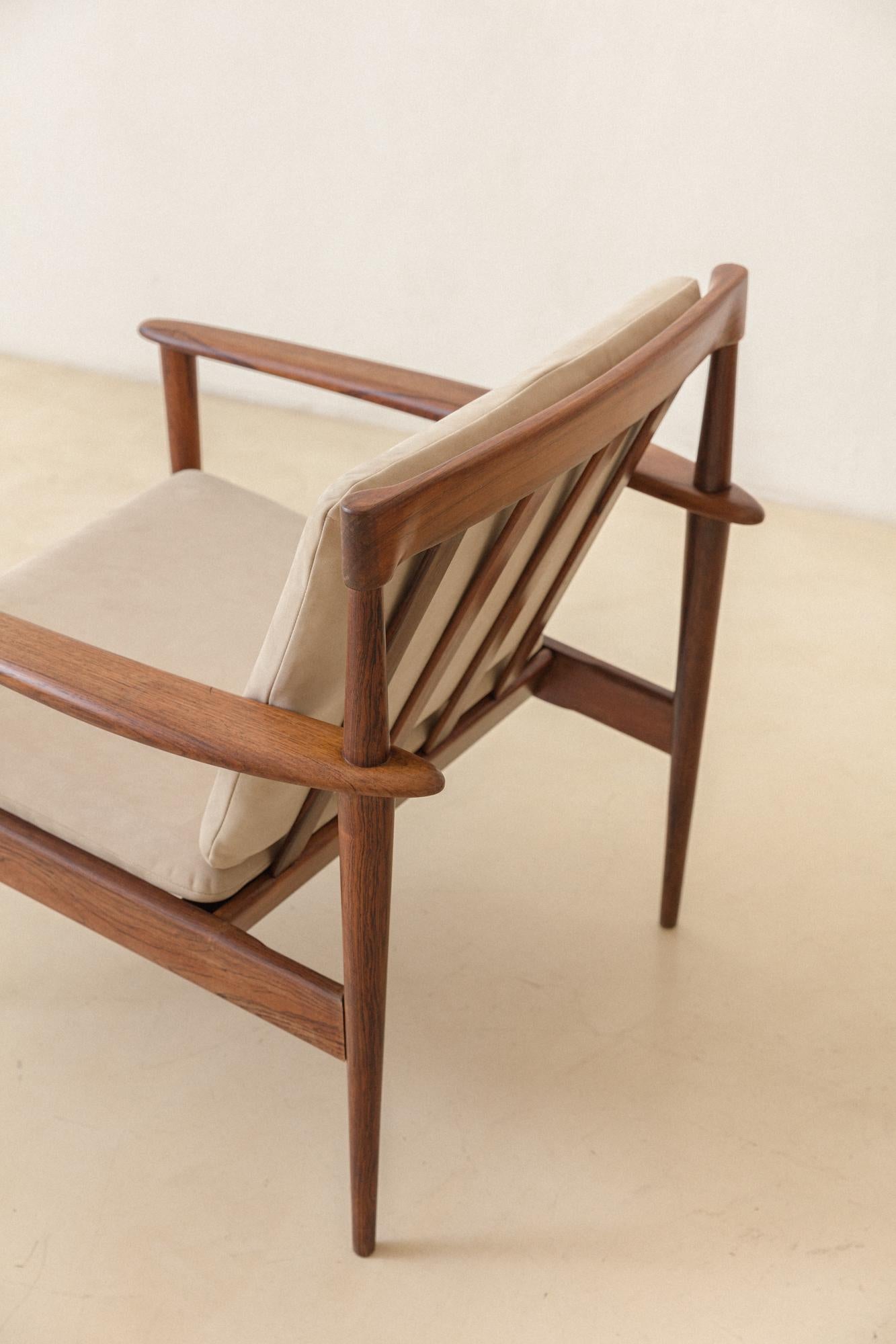 Pair of Armchairs by Grete Jalk/Rino Levi, c. 1951, Brazilian Midcentury Design For Sale 2