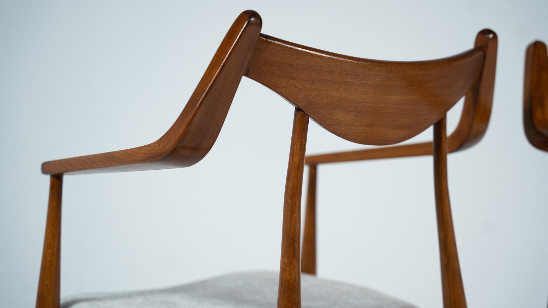 Faggio Coppia di poltrone di Heczendorfer László, Ungheria, 1960 in vendita