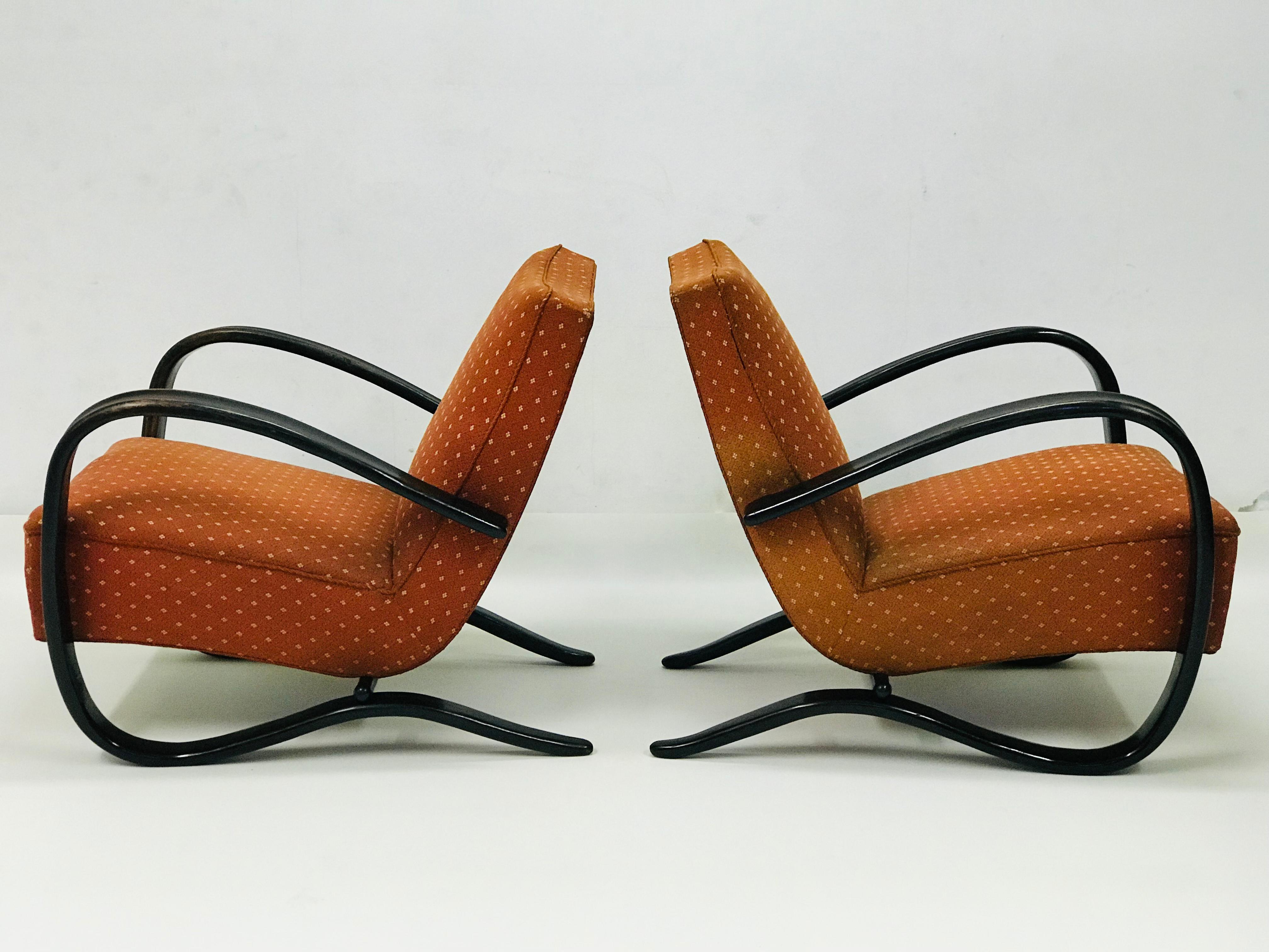 H-269 are in their original condition.
The armchairs have original textiles and wood color.