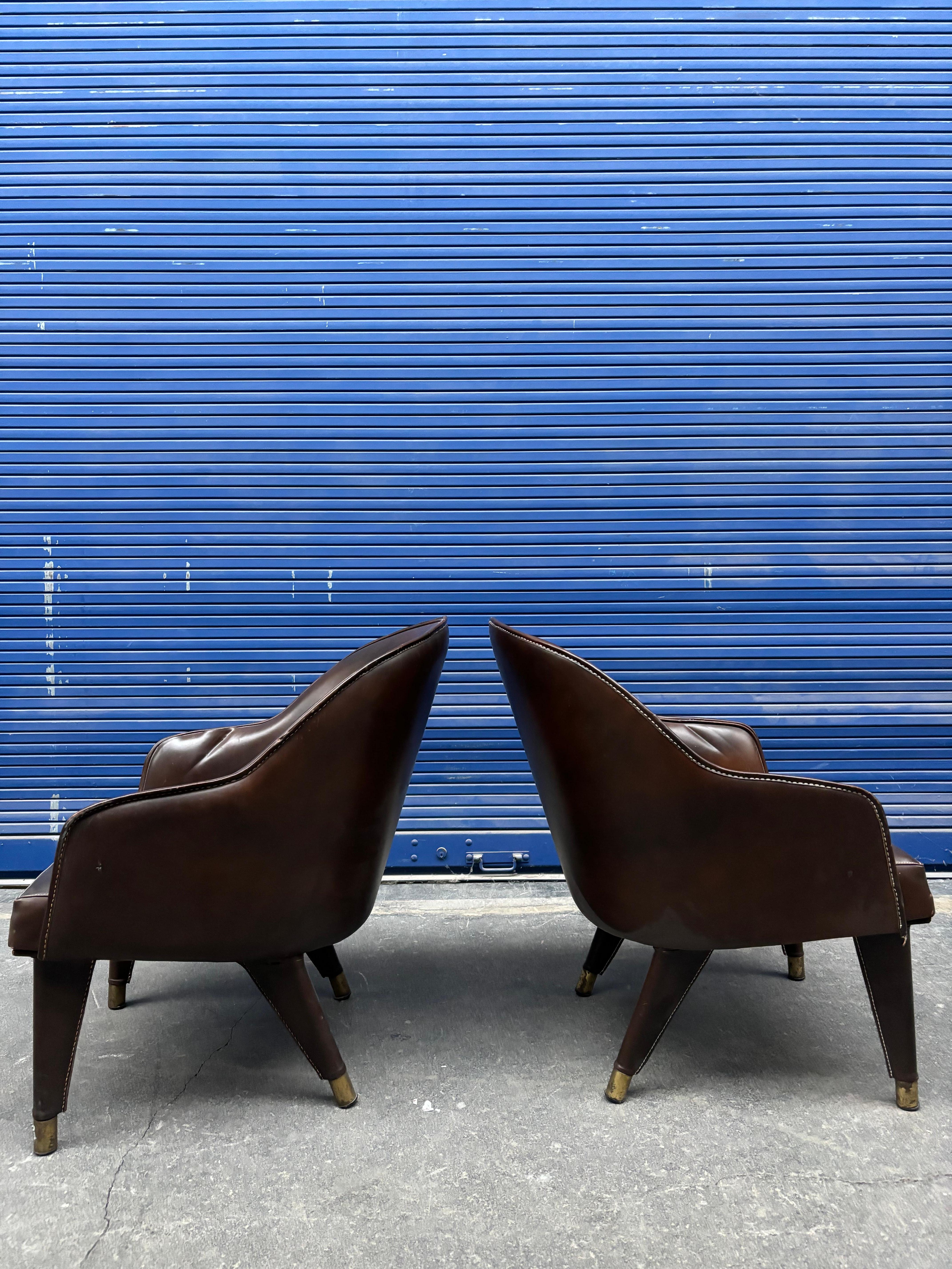 Laiton Paire de fauteuils de Jacques Adnet en vente