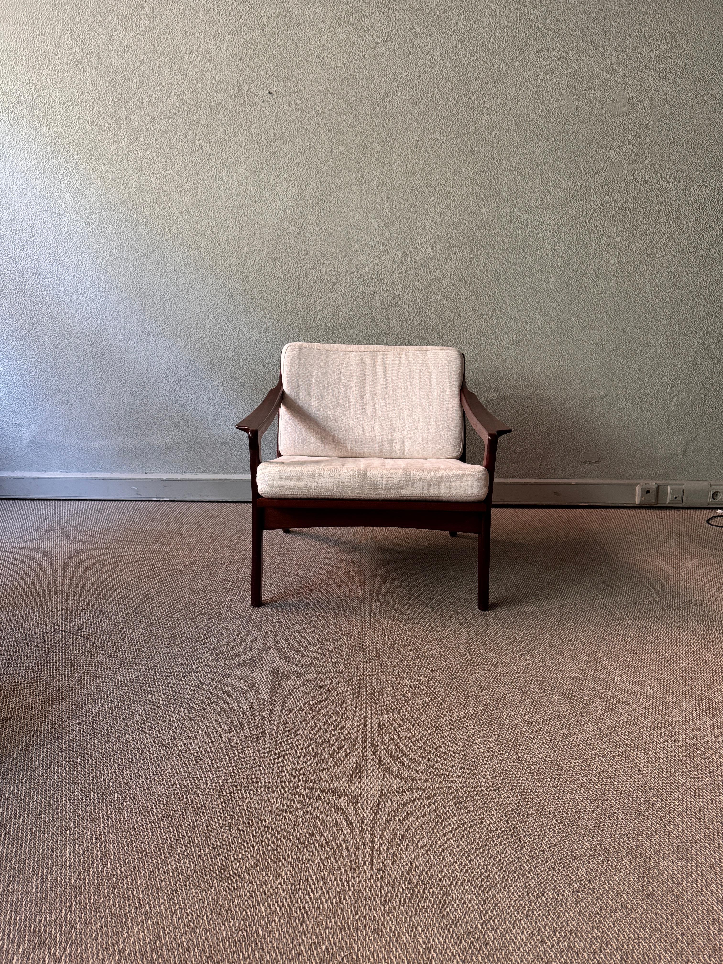 Pair of Armchairs by José Cruz de Carvalho for Altamira, Portugal 1960’s For Sale 5