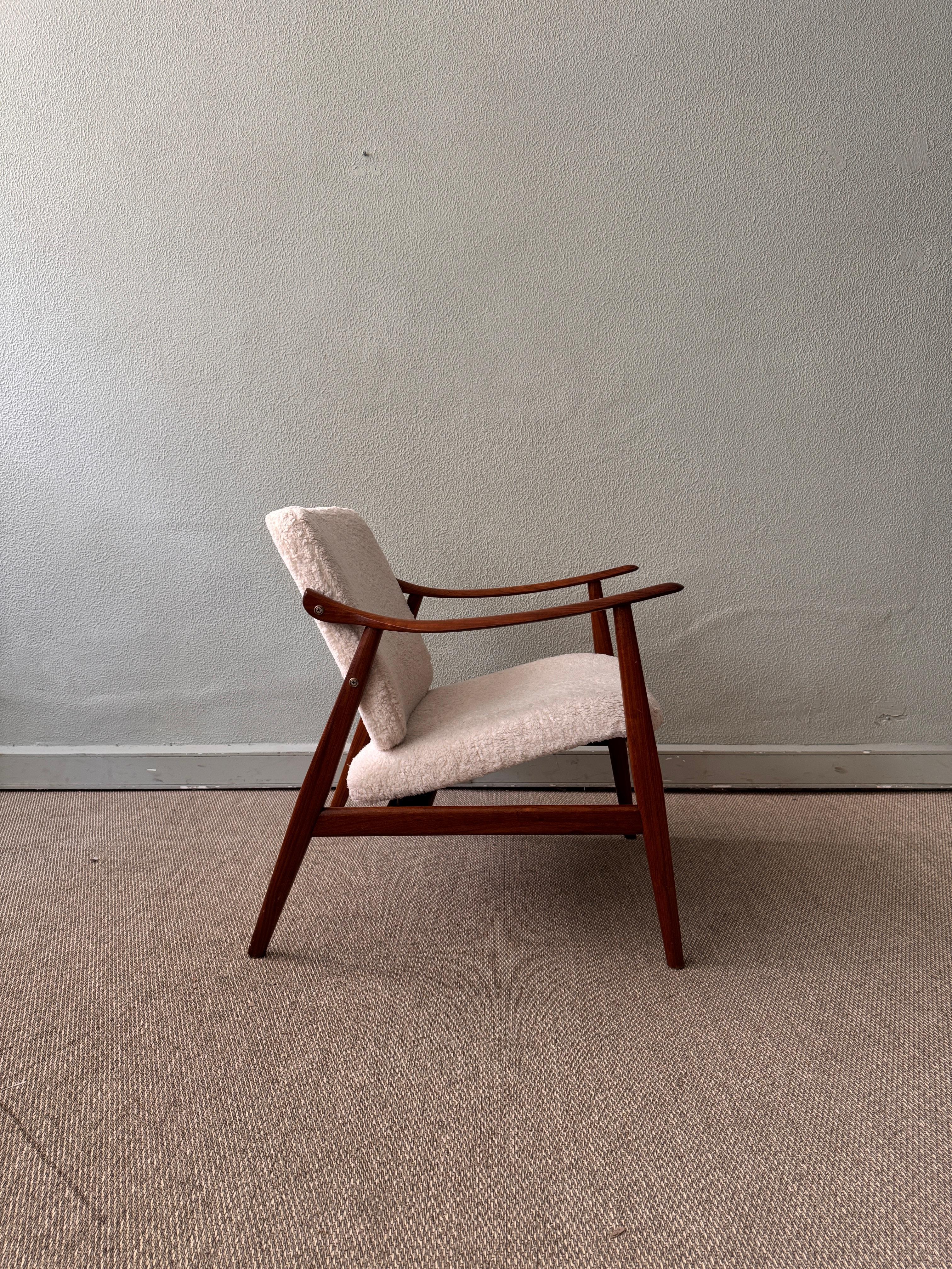Pair of Armchairs by José Cruz de Carvalho for Altamira, Portugal 1960’s 7