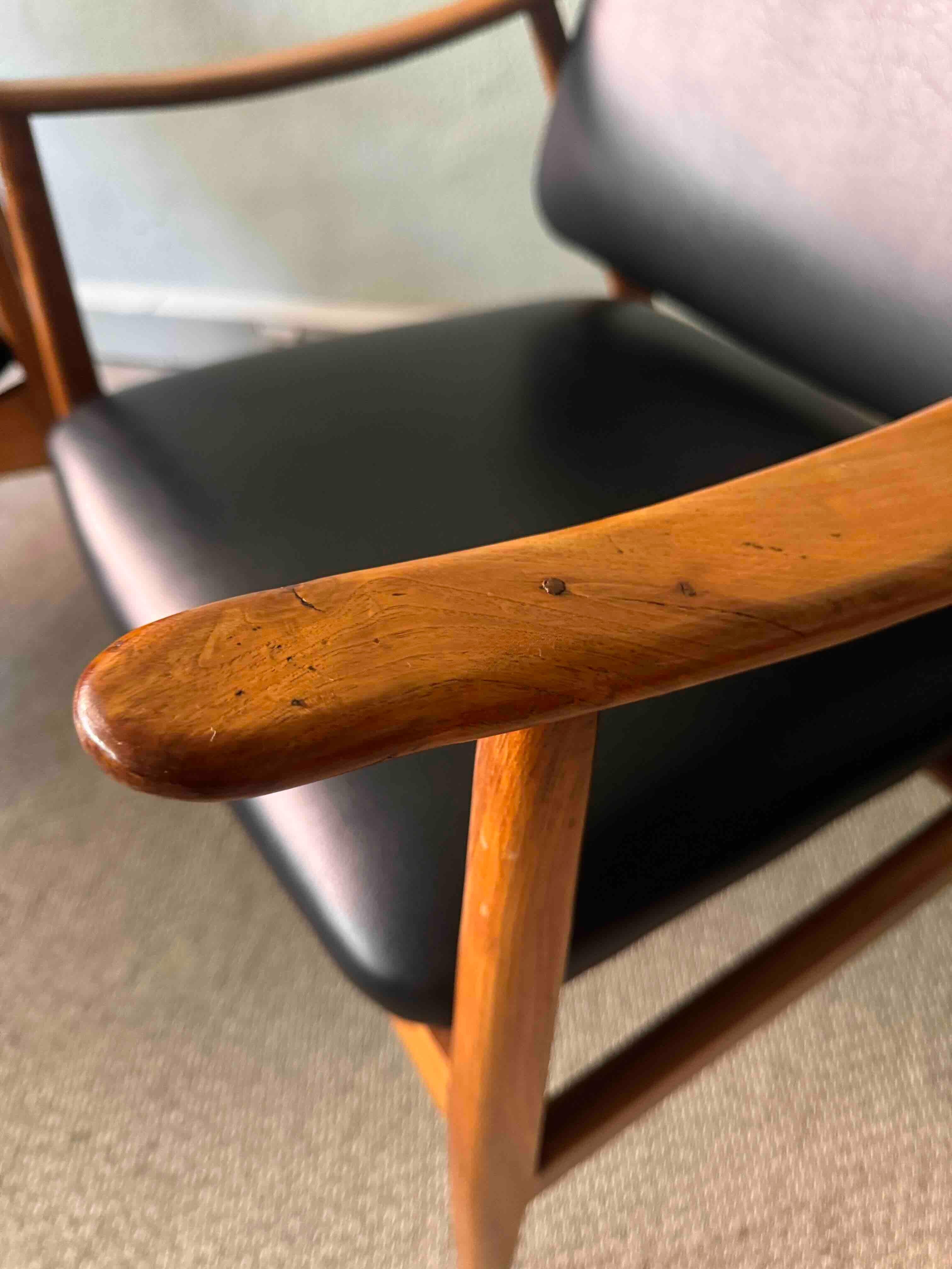 Pair of Armchairs by José Cruz de Carvalho for Altamira, Portugal 1960’s For Sale 9