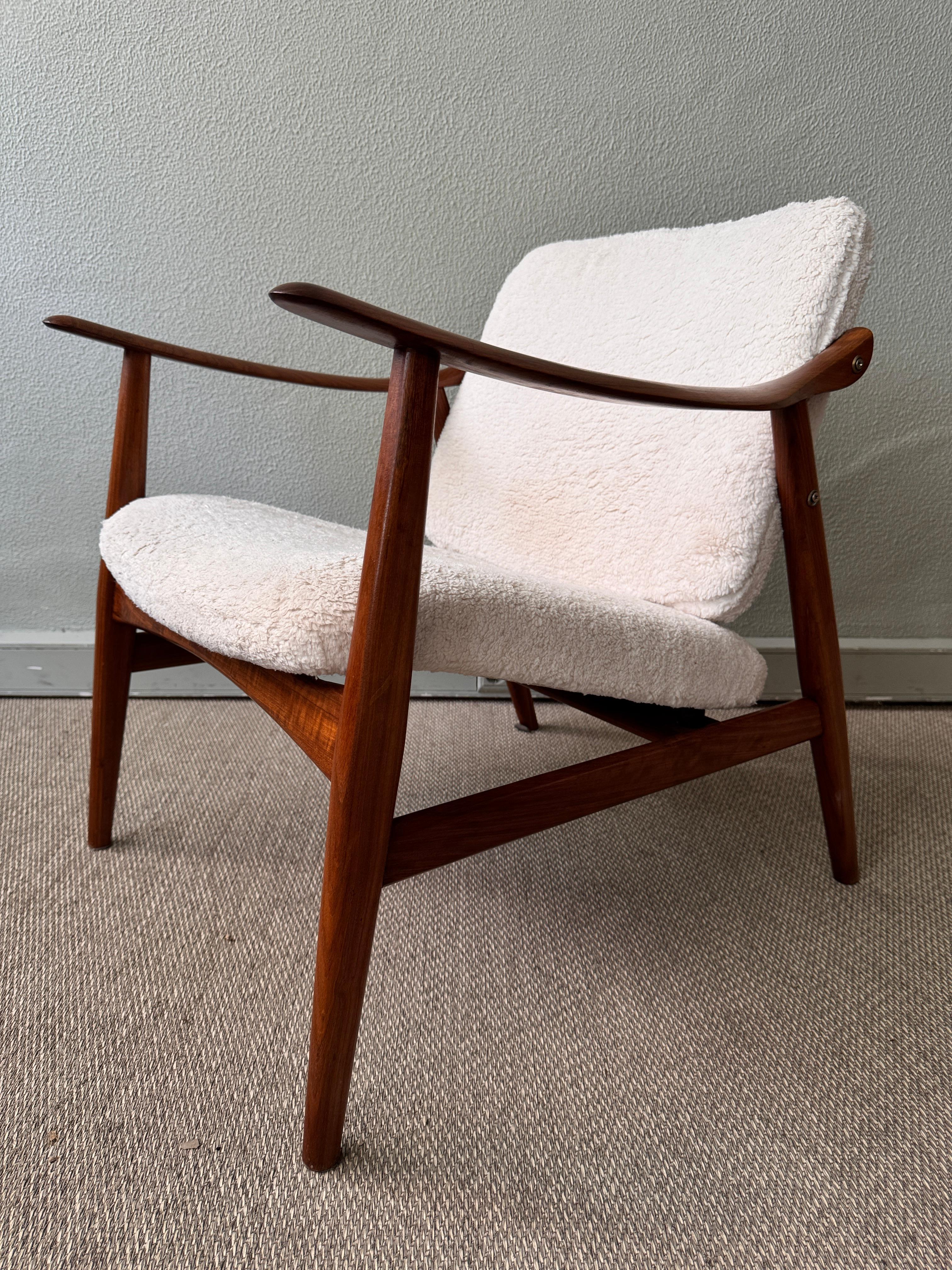 Pair of Armchairs by José Cruz de Carvalho for Altamira, Portugal 1960’s 12