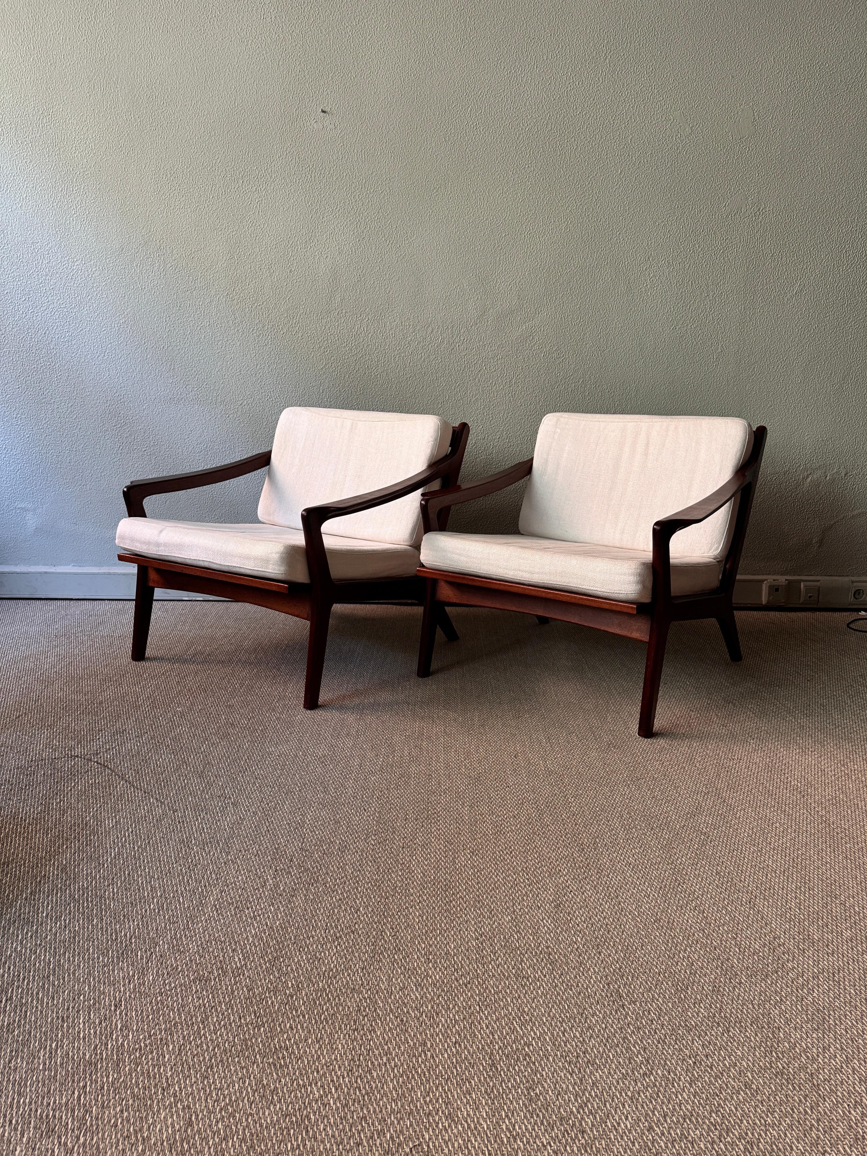 Portuguese Pair of Armchairs by José Cruz de Carvalho for Altamira, Portugal 1960’s For Sale