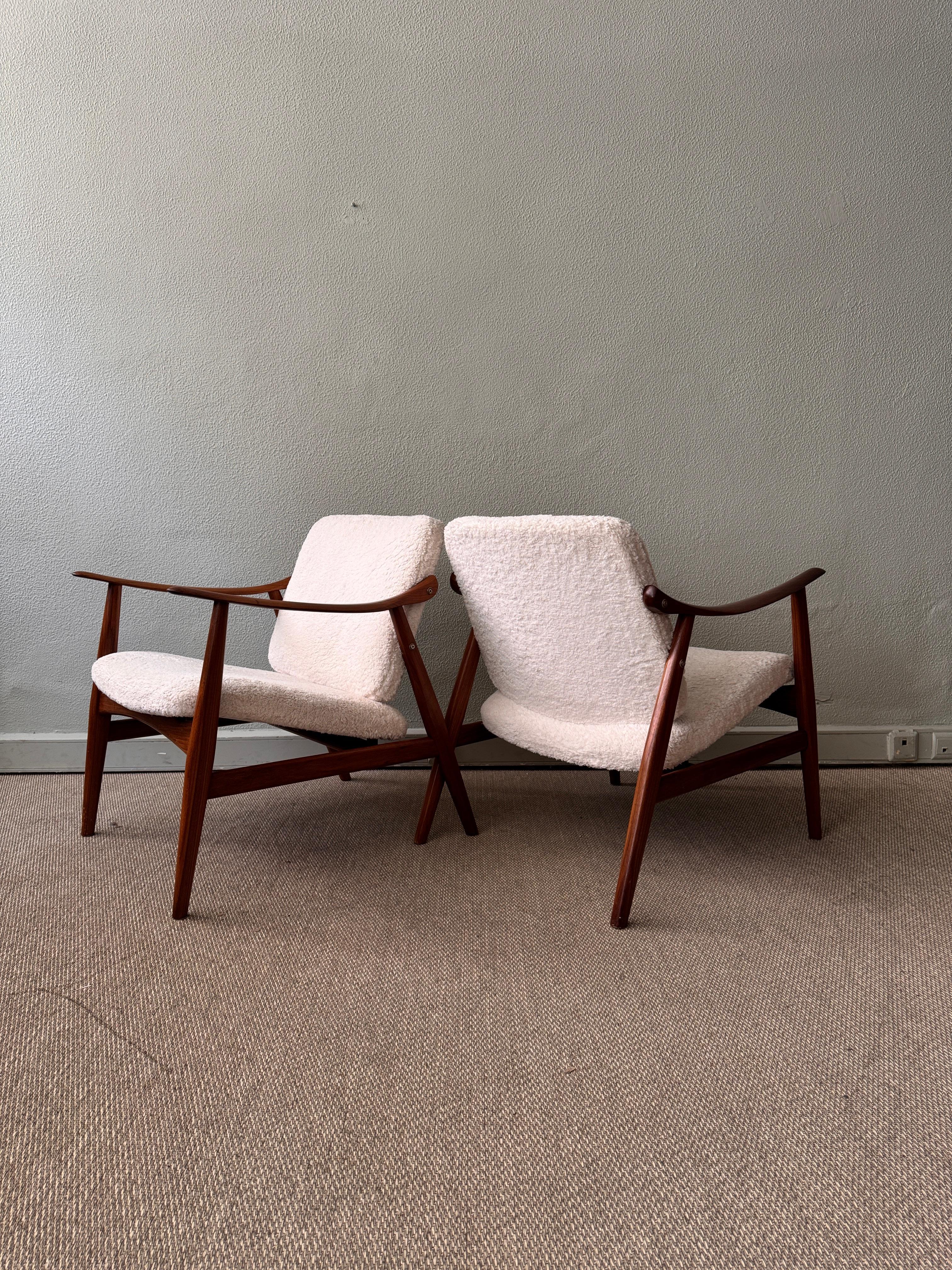 Mid-20th Century Pair of Armchairs by José Cruz de Carvalho for Altamira, Portugal 1960’s
