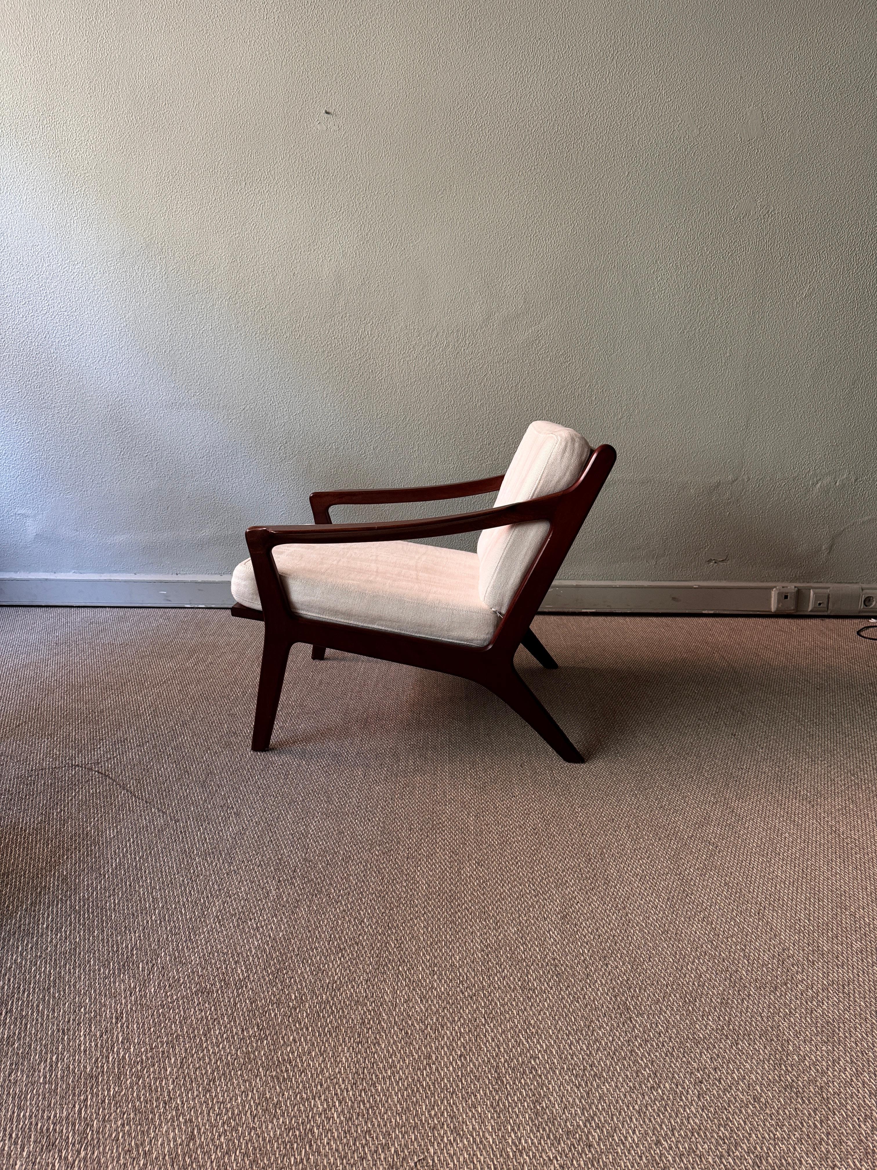 Mid-20th Century Pair of Armchairs by José Cruz de Carvalho for Altamira, Portugal 1960’s For Sale