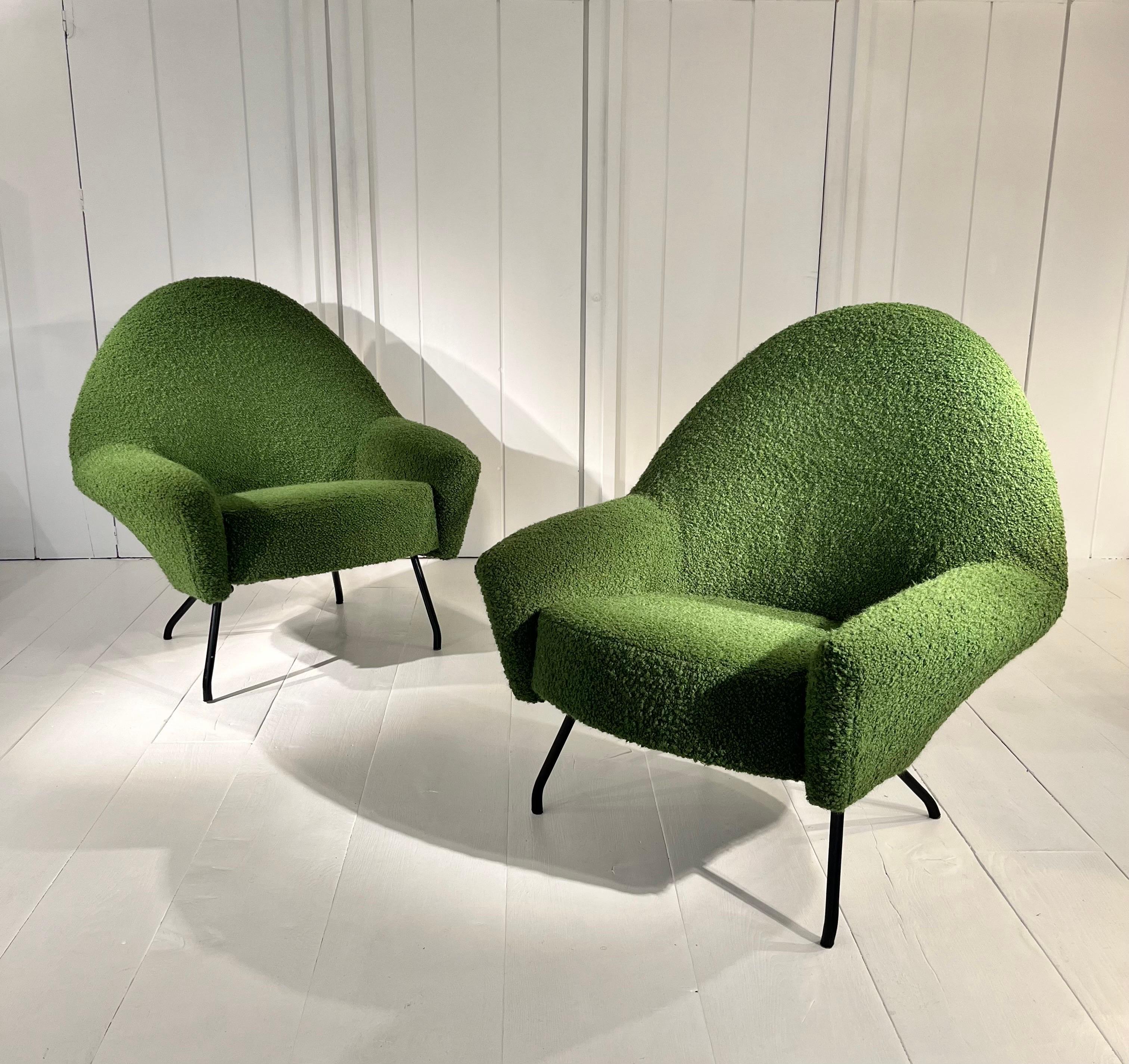Pair of armchairs By the french designer Joseph Andre Motte
Edition Steiner fron 1950s
Black iron feet and reuphostered with designers guild fabric
Large and confortable seat
Perfect condition