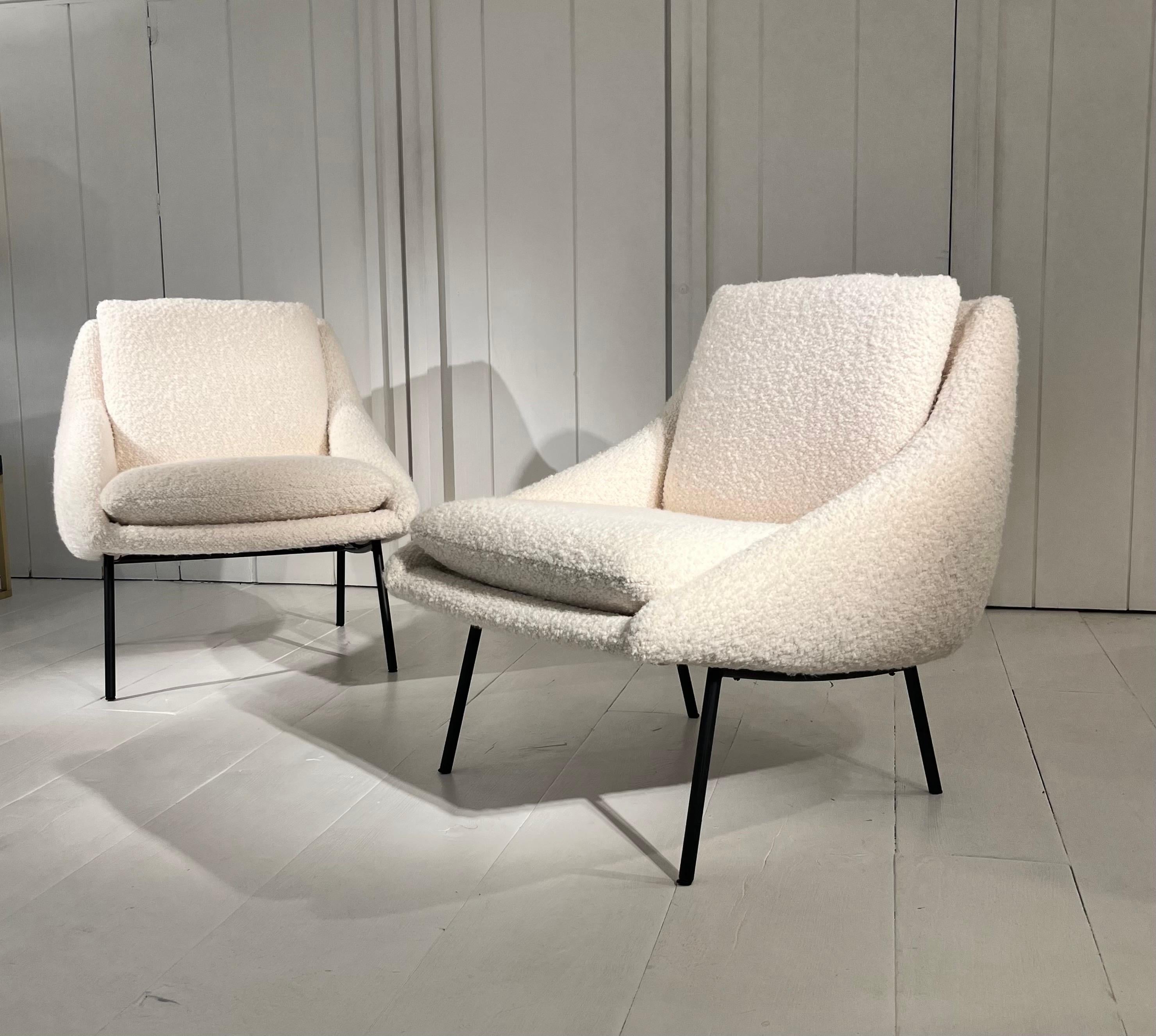 Paar Sessel  von Joseph Andre Motte im Zustand „Hervorragend“ im Angebot in Saint-Ouen, FR