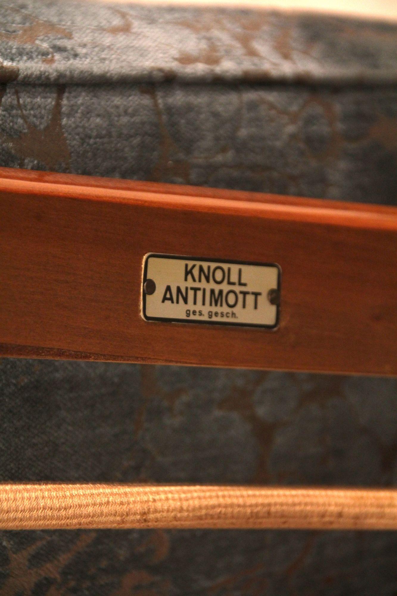 Mid-Century Modern Pair of Lounge Chairs by Knoll, Cherry Wood, Blue-Silver Fabric, Germany, 1950s For Sale