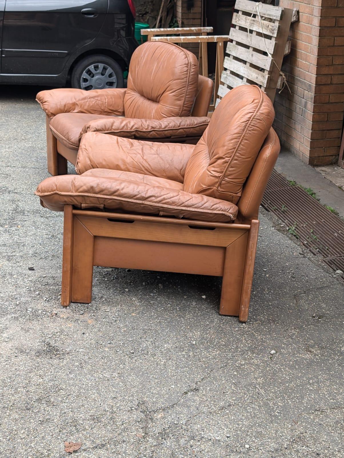 Italian Paire de fauteuils brutalistes par Mobilgirgi, 1970 en vente