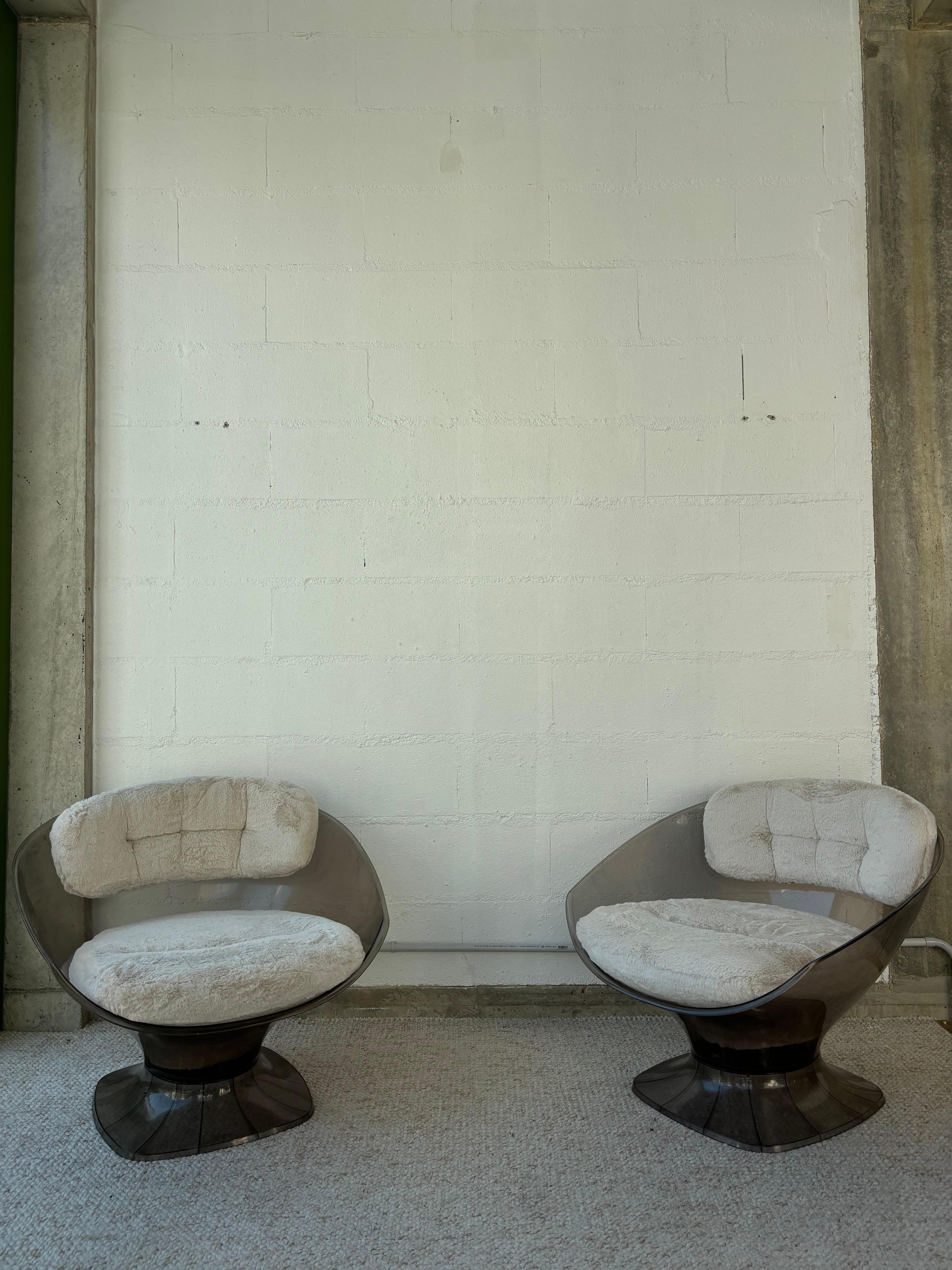 Late 20th Century Pair of armchairs by Raphael Raffel For Sale
