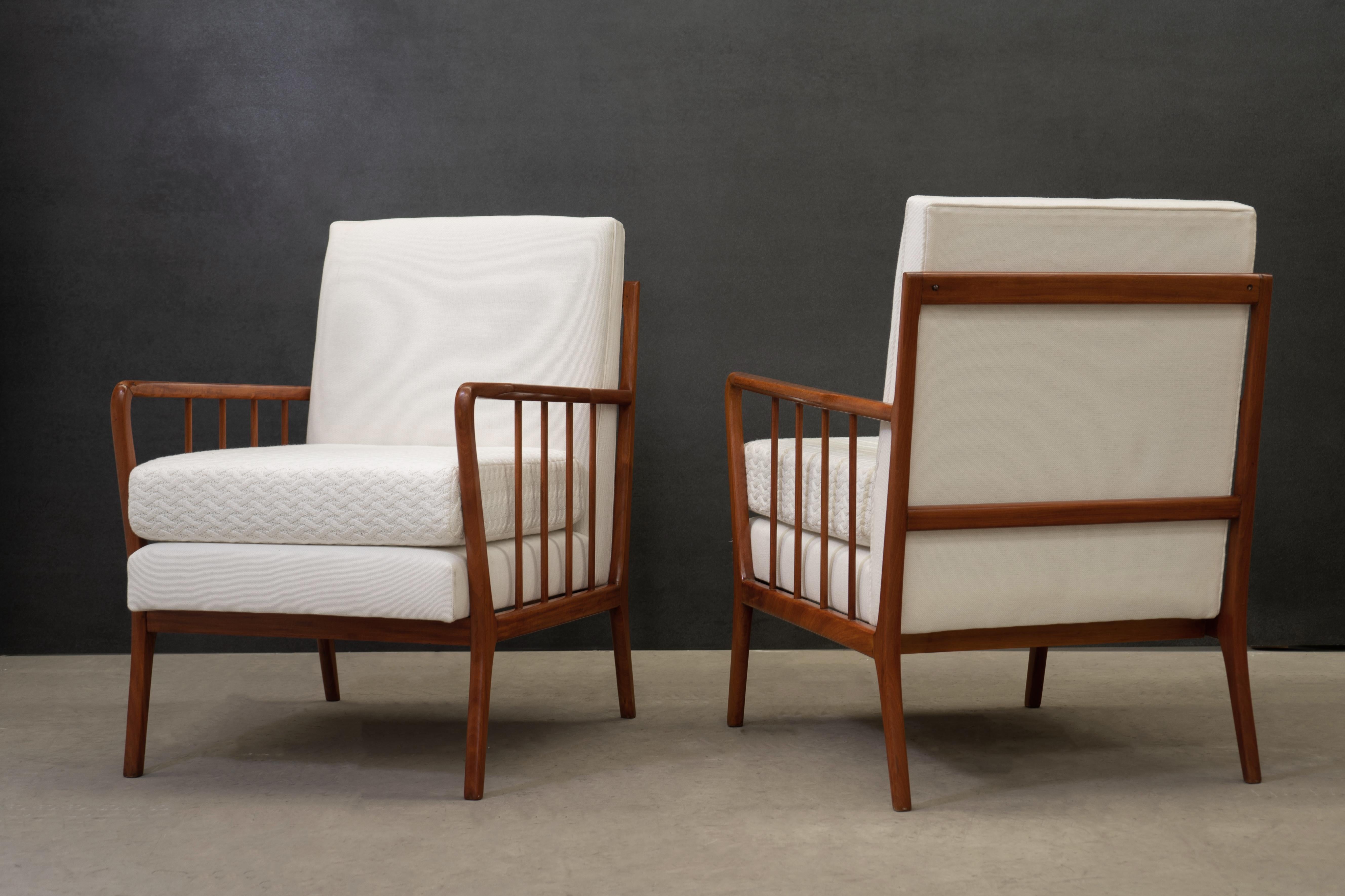 Paar Sessel von Rino Levi, brasilianisches Mid-Century-Design im Angebot 4