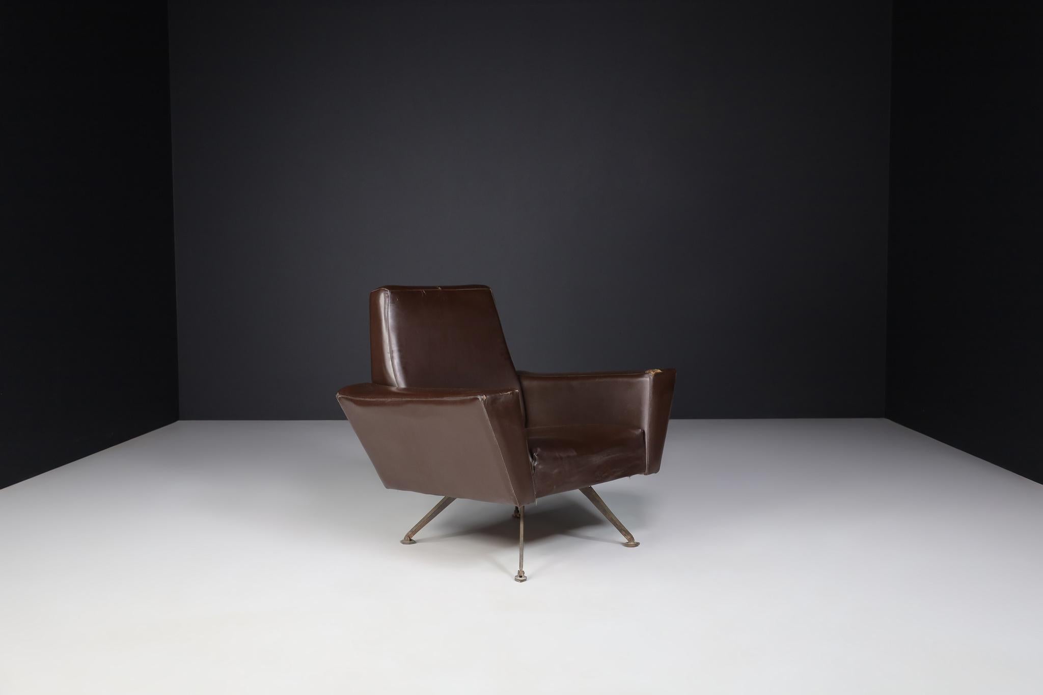 Mid-20th Century Pair of Armchairs by Studio Tecnico Italy A.P.A. and Designed by Lenzi 1950s For Sale