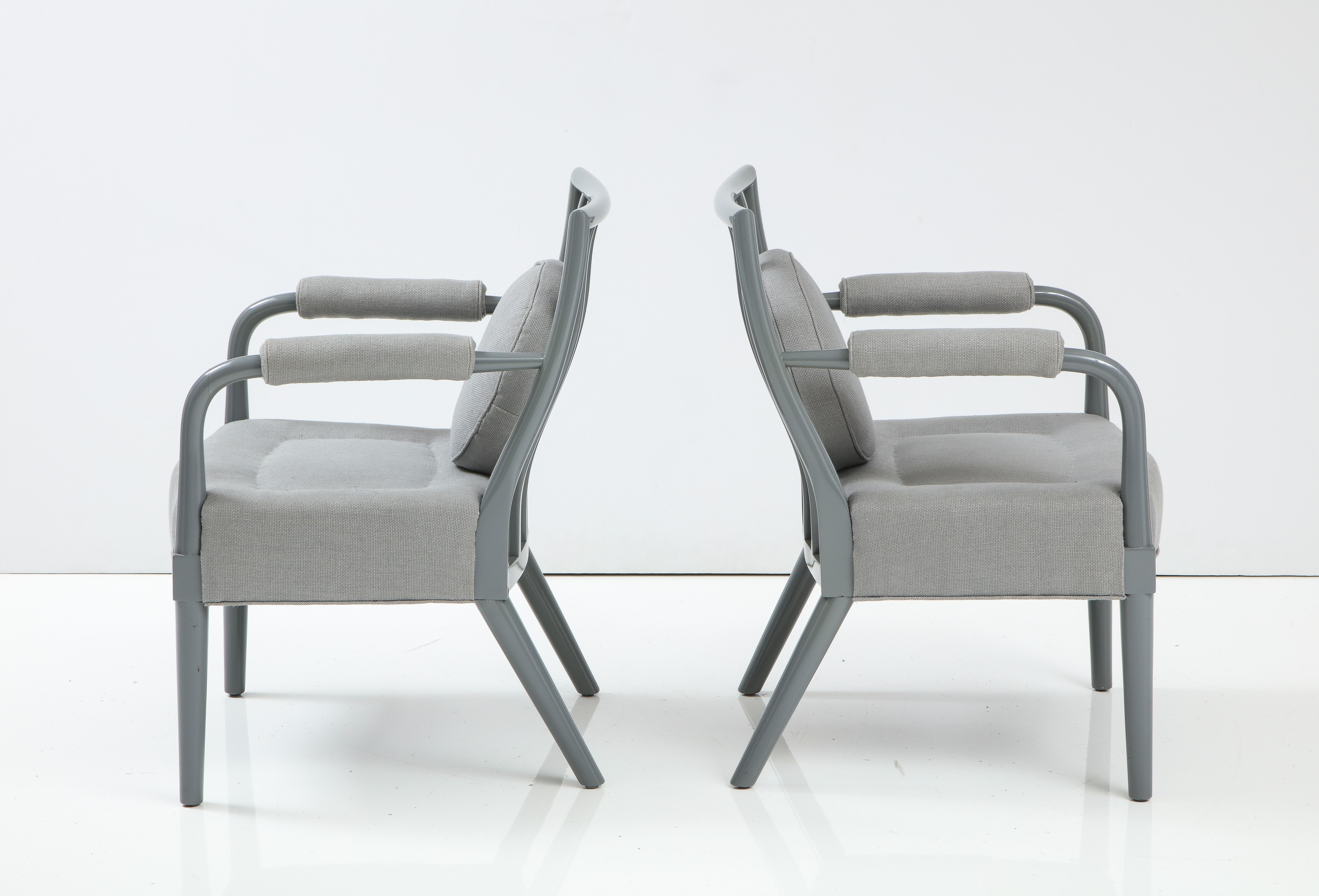 Milieu du XXe siècle Paire de fauteuils de T.H. Robsjohn-Gibbings, États-Unis, vers 1950 en vente
