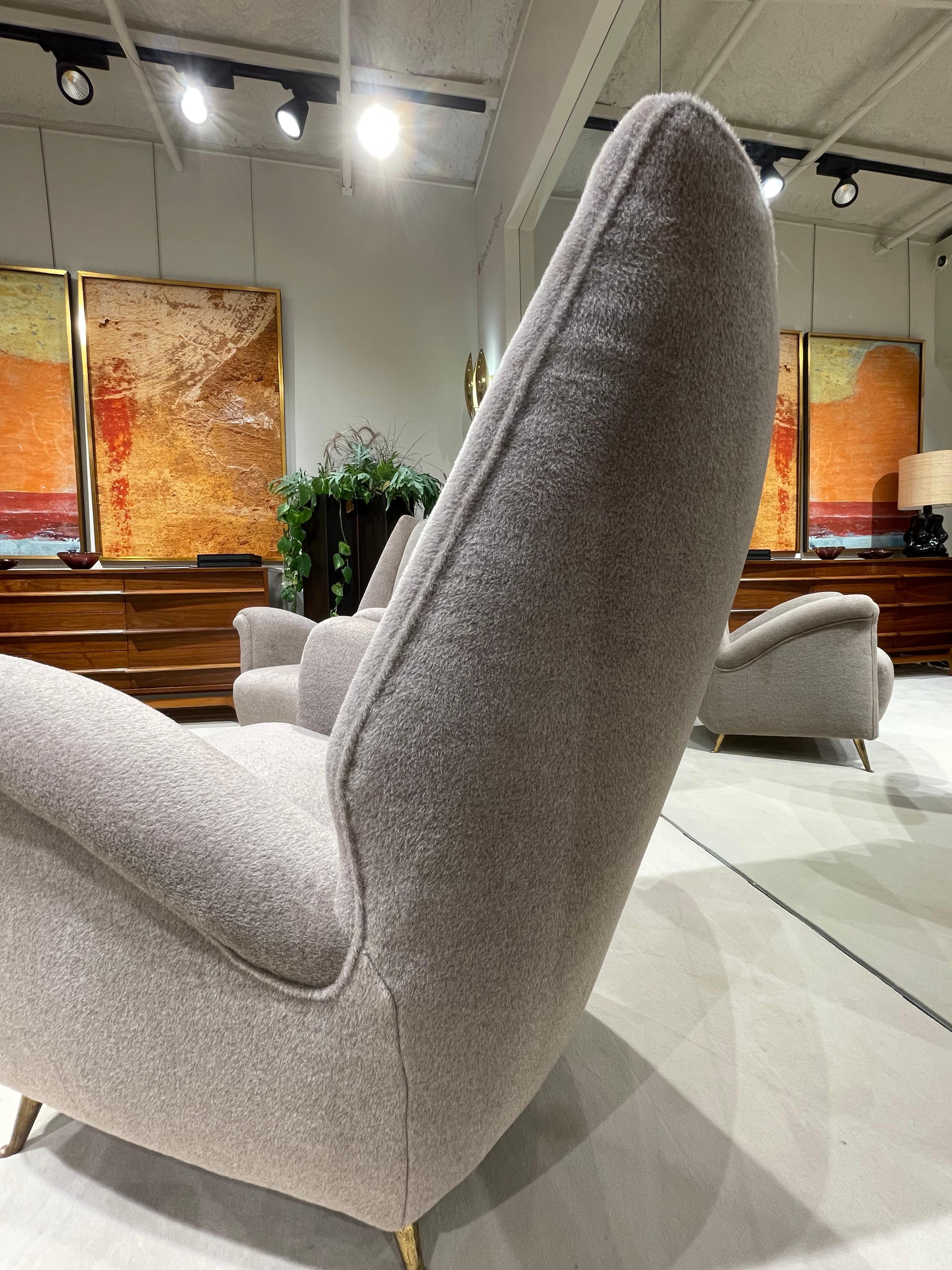 Paire de fauteuils italiens en vente 3