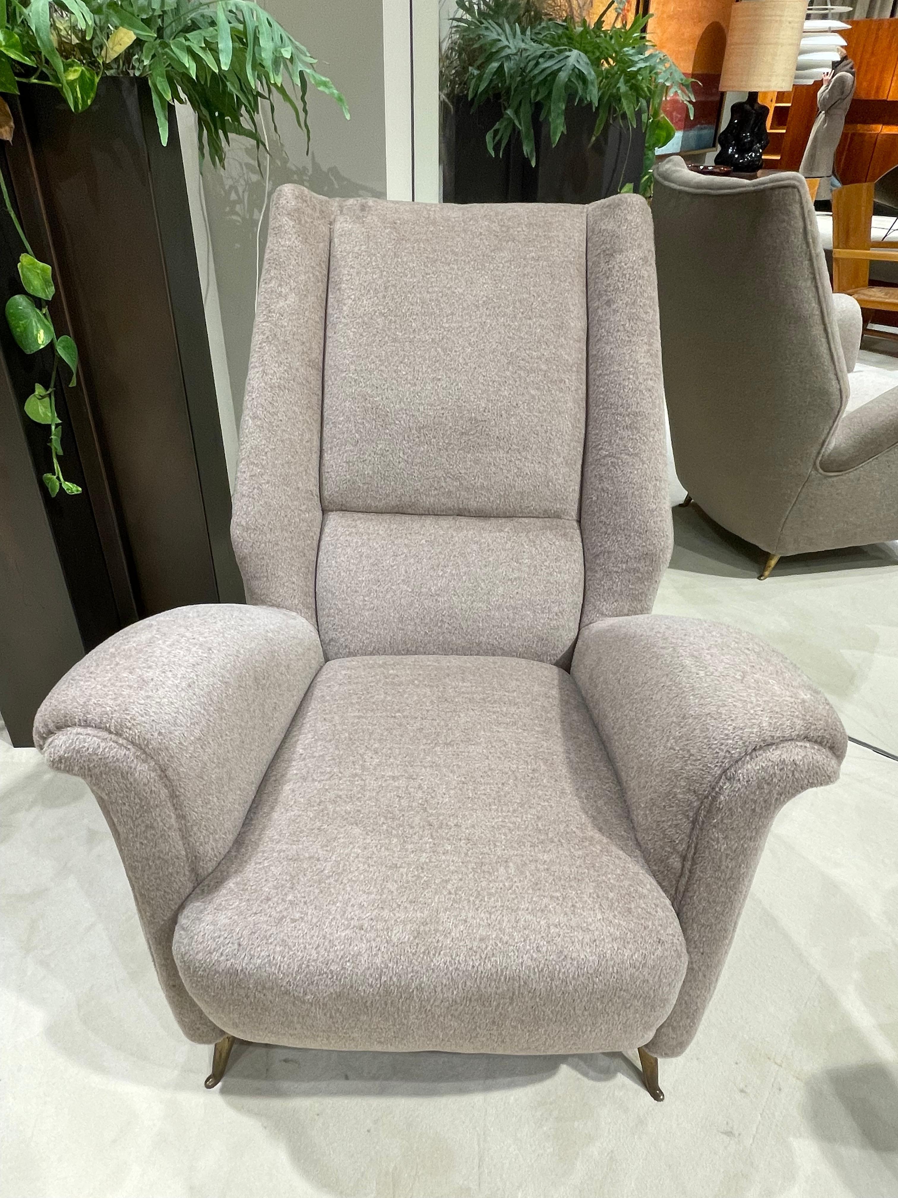 Paire de fauteuils italiens en vente 1