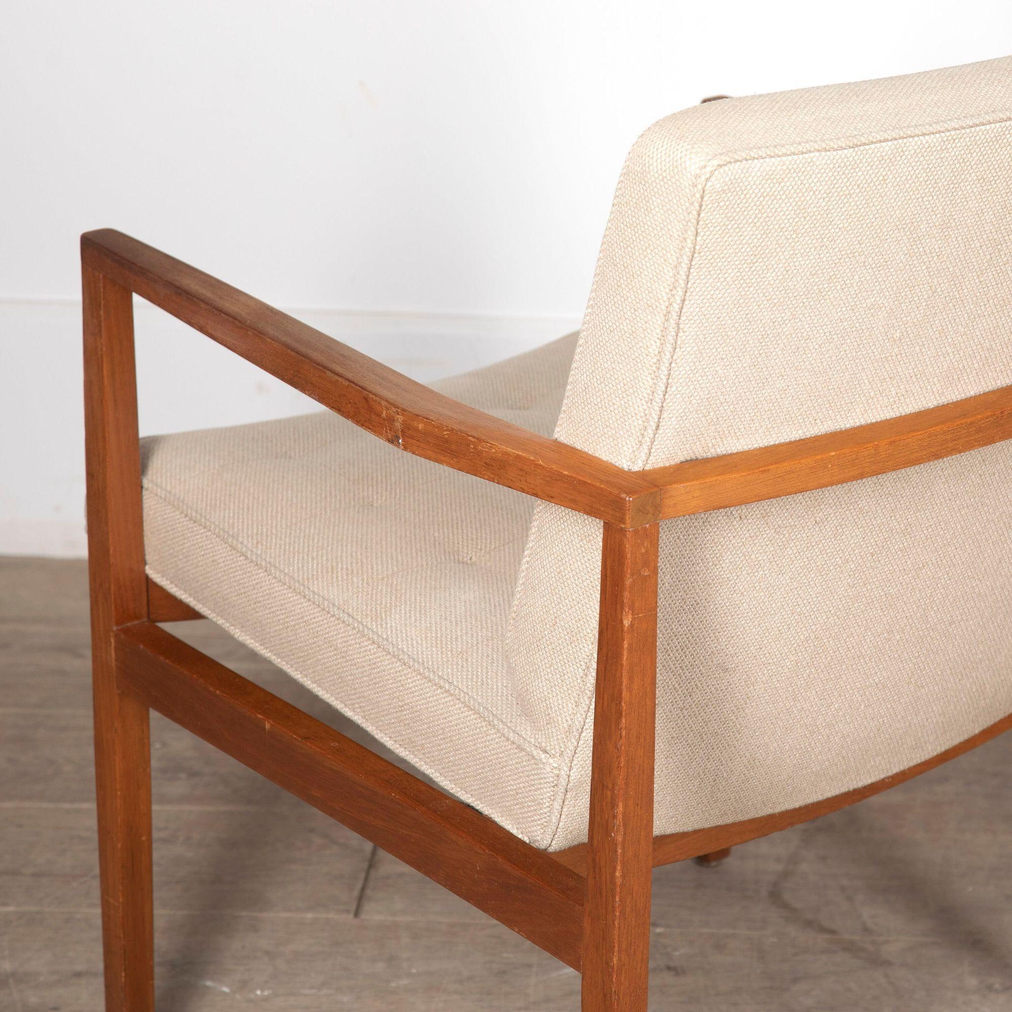 Pair of Armchairs by Vincent Cafiero for Knoll International In Good Condition For Sale In Gloucestershire, GB
