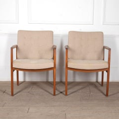 Pair of 20th Century Armchairs by Vincent Cafiero for Knoll International