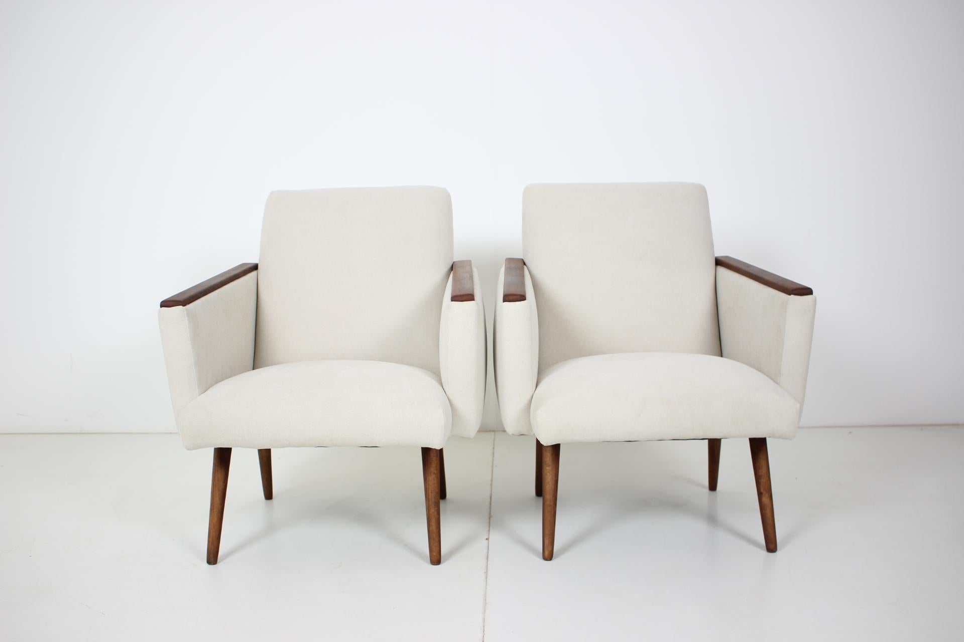 Pair of Armchairs, Czechoslovakia For Sale 5