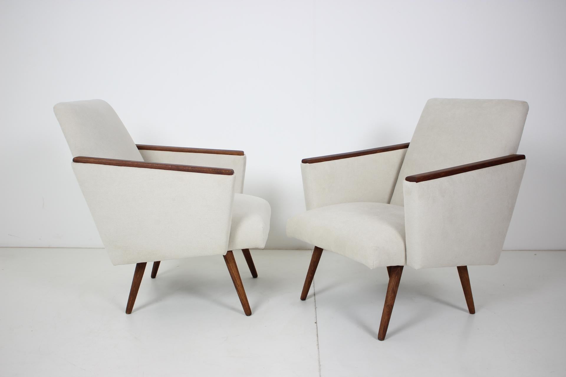 Pair of Armchairs, Czechoslovakia For Sale 1