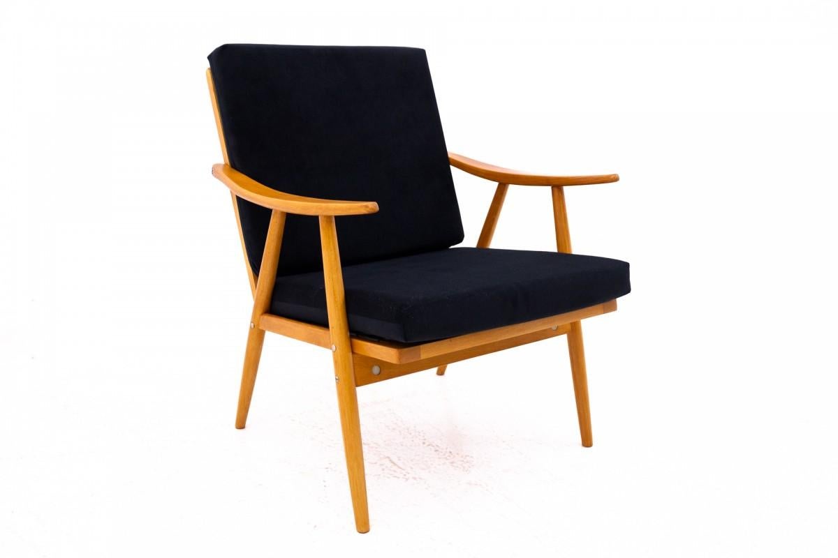 Pair of armchairs, Czechoslovakia, manufacturer TON, 1960s. After renovation. In Good Condition For Sale In Chorzów, PL