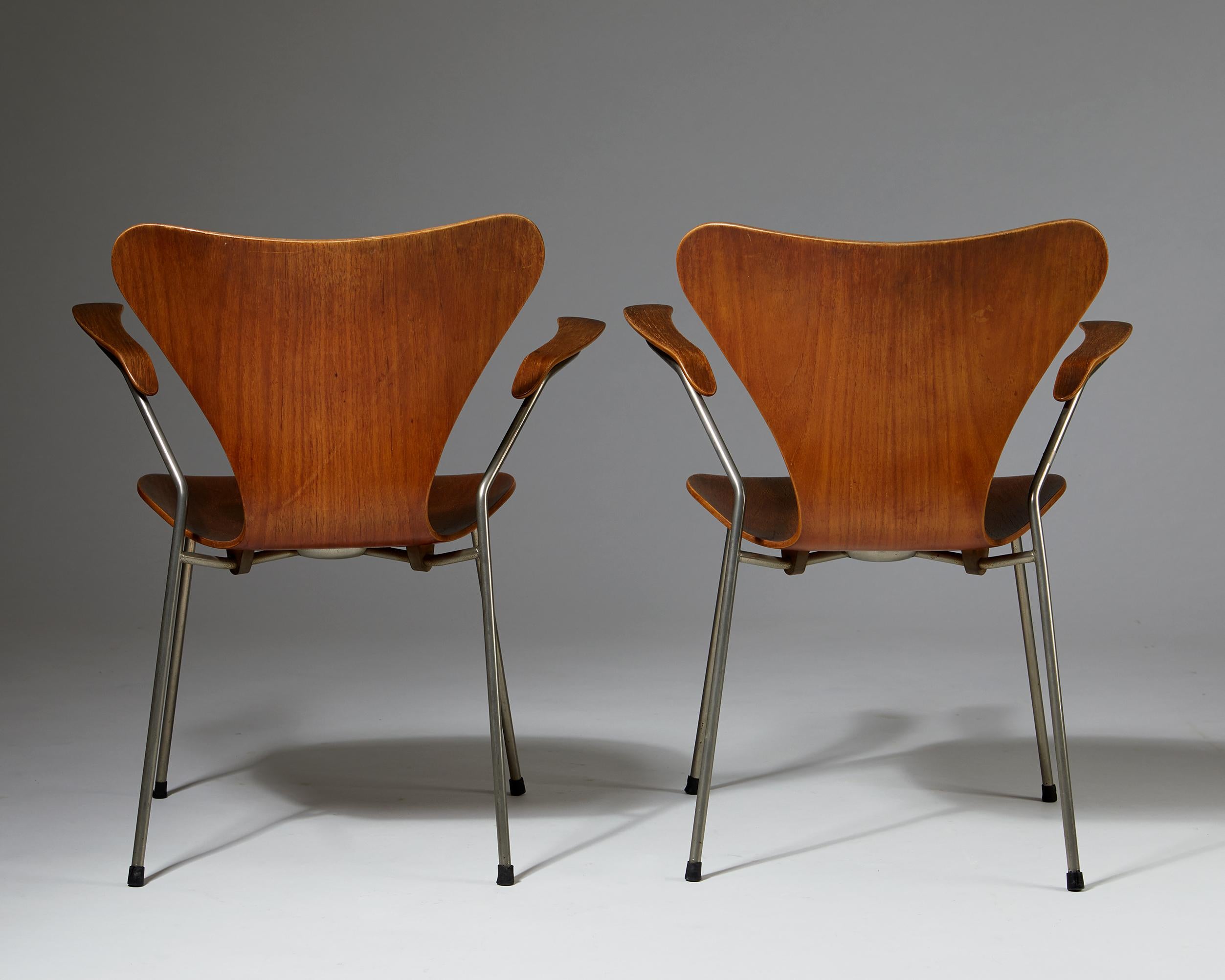 Mid-20th Century Pair of Armchairs Designed by Arne Jacobsen for Fritz Hansen, Denmark. 1950's. 