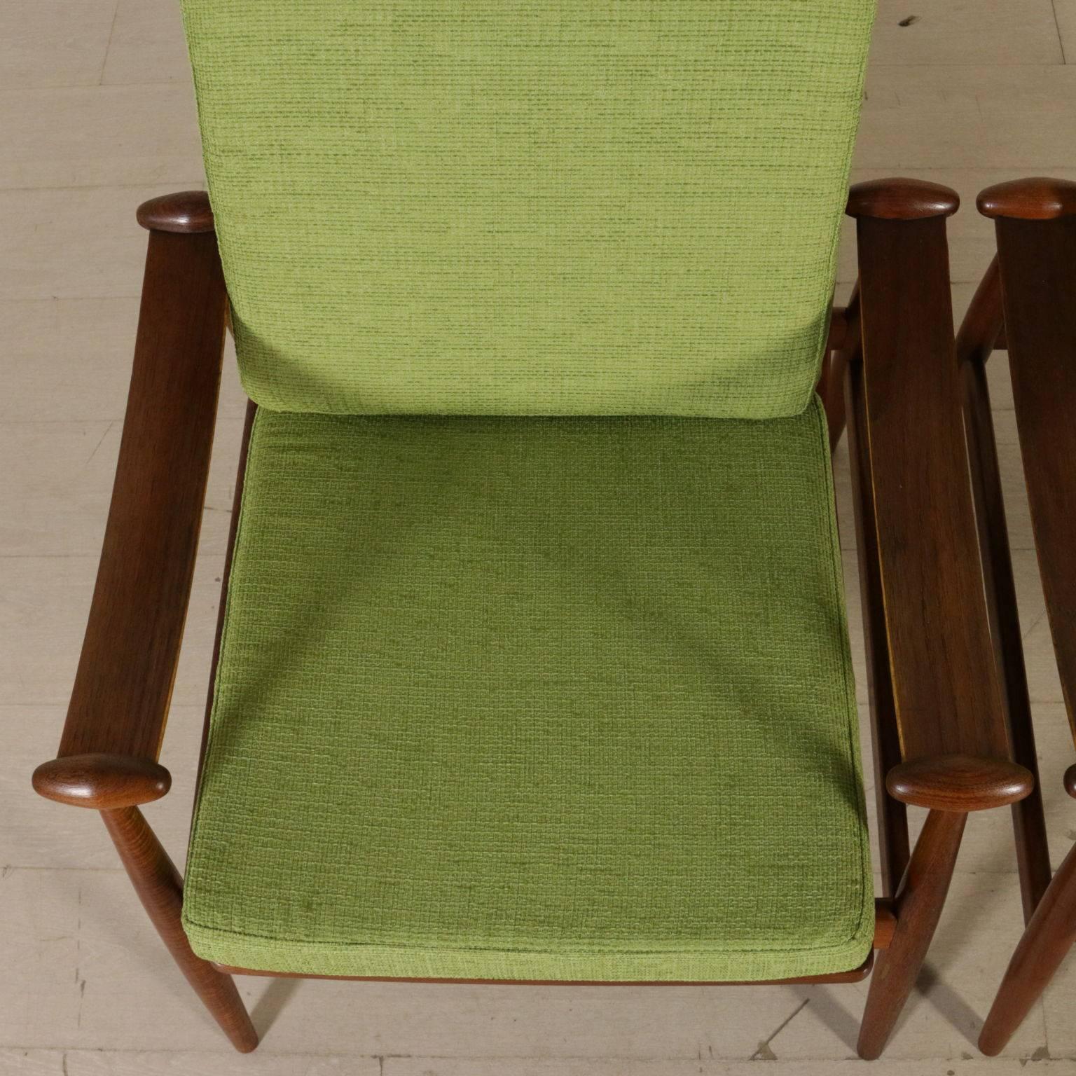 Pair of Armchairs Designed by Finn Juhl Teak Vintage, Italy, 1950s-1960s In Excellent Condition In Milano, IT