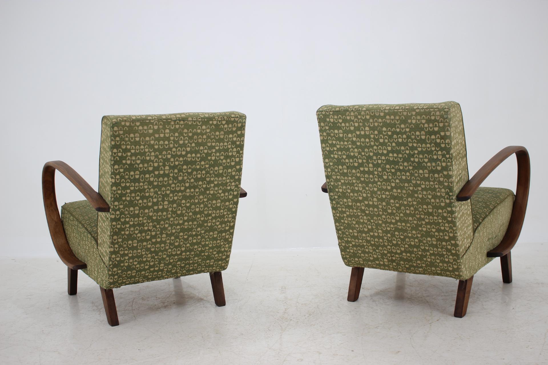Mid-Century Modern Pair of Armchairs Designed by Jindřich Halabala, 1950s